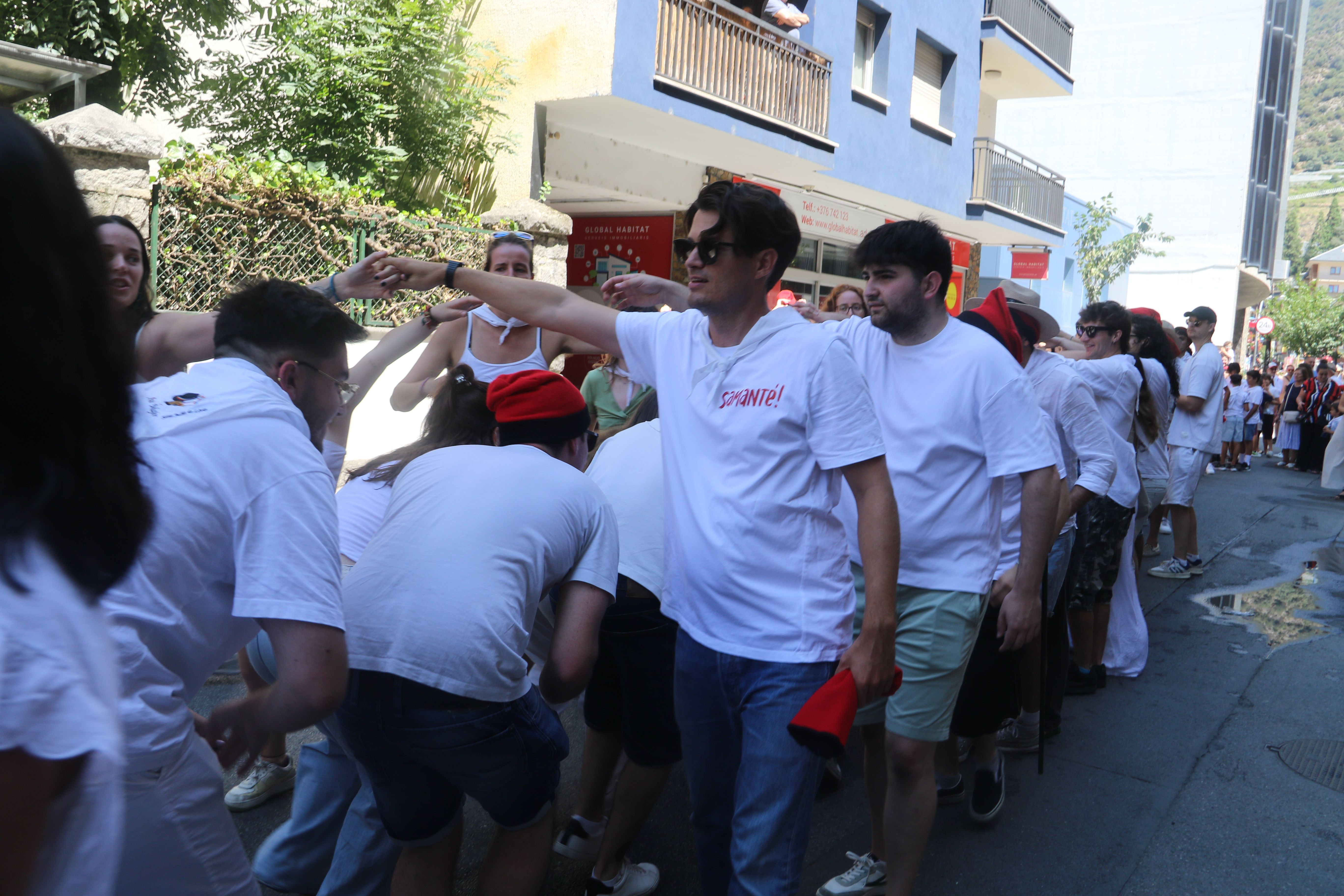 Sardanes a la plaça Major.
