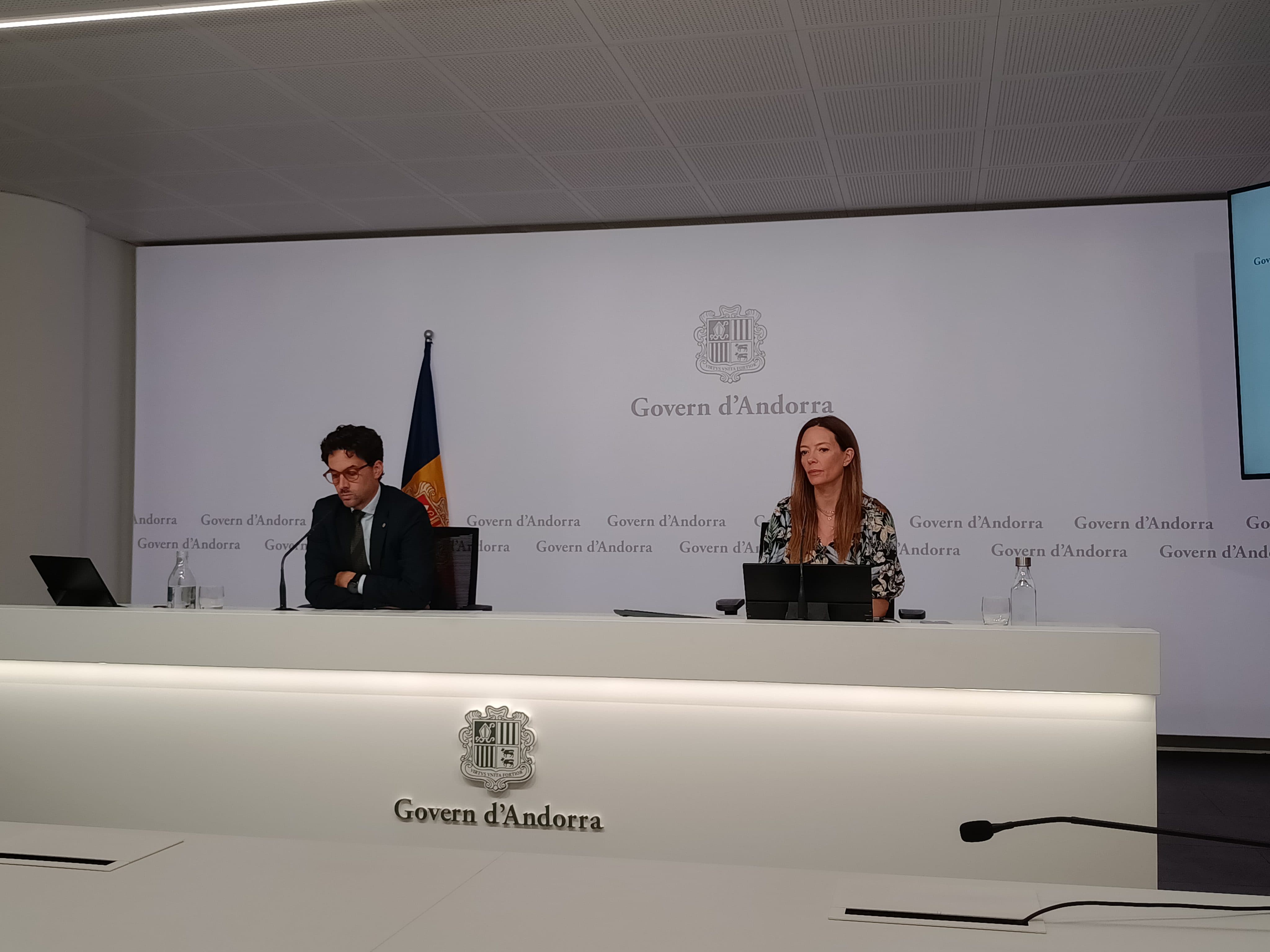 El ministre portaveu, Guillem Casal, i la ministra de Salut, Helena Mas. El ministre portaveu, Guillem Casal, i la ministra de Salut, Helena Mas.