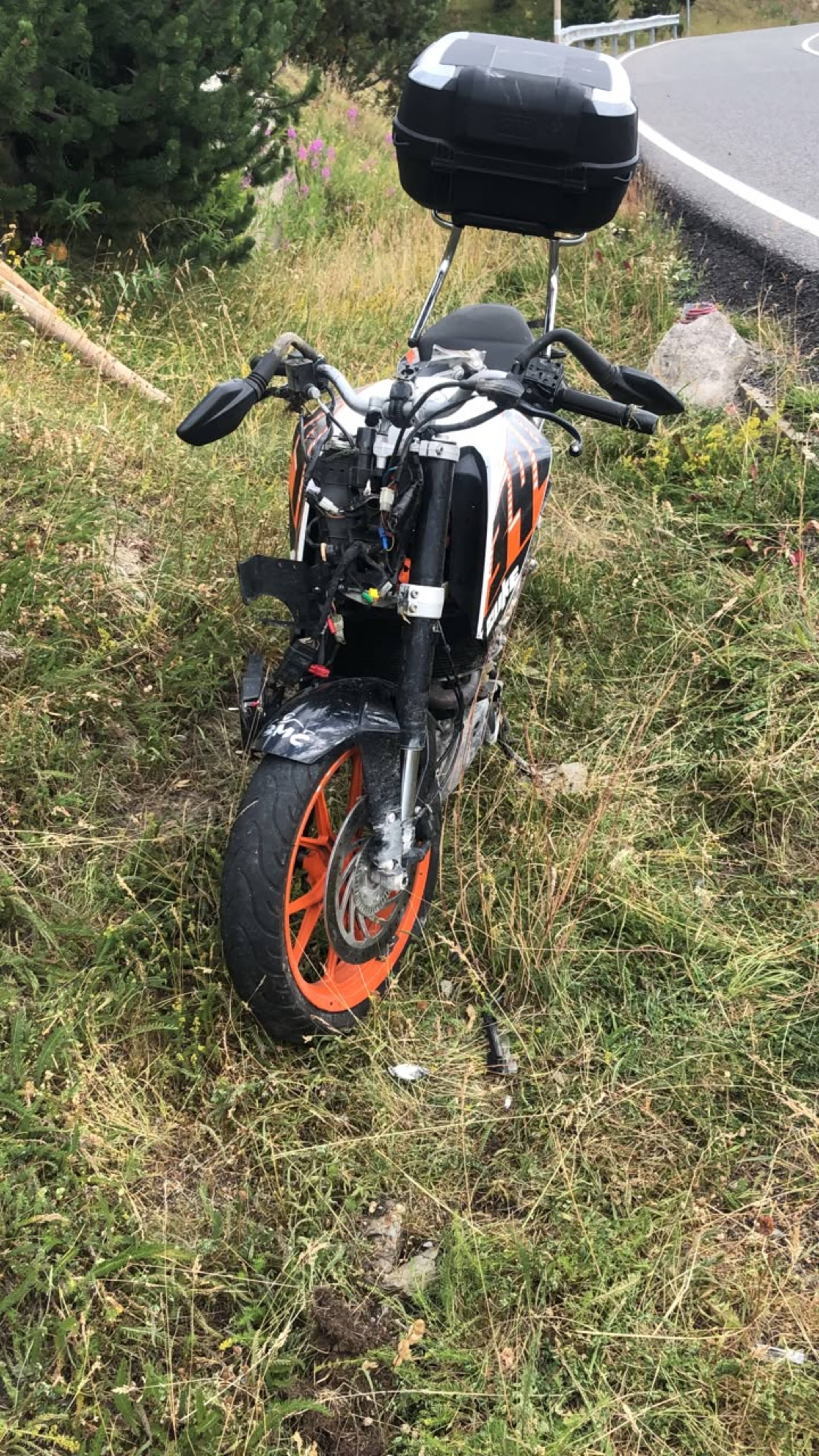 Frontal de la moto que conduïa el pilot accidentat.