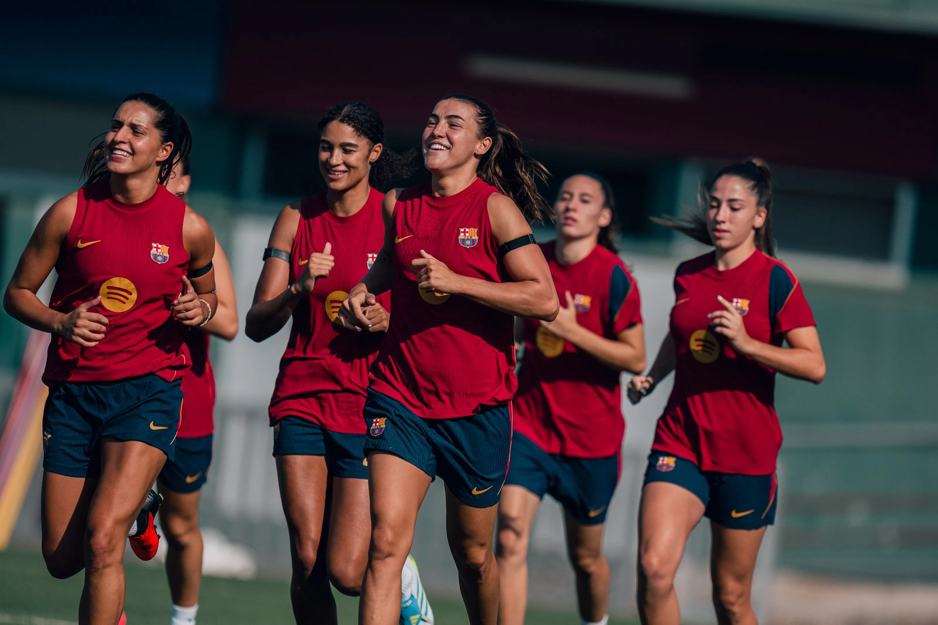 El Barça femení va iniciar els entrenaments la setmana passada. El Barça femení va iniciar els entrenaments la setmana passada.
