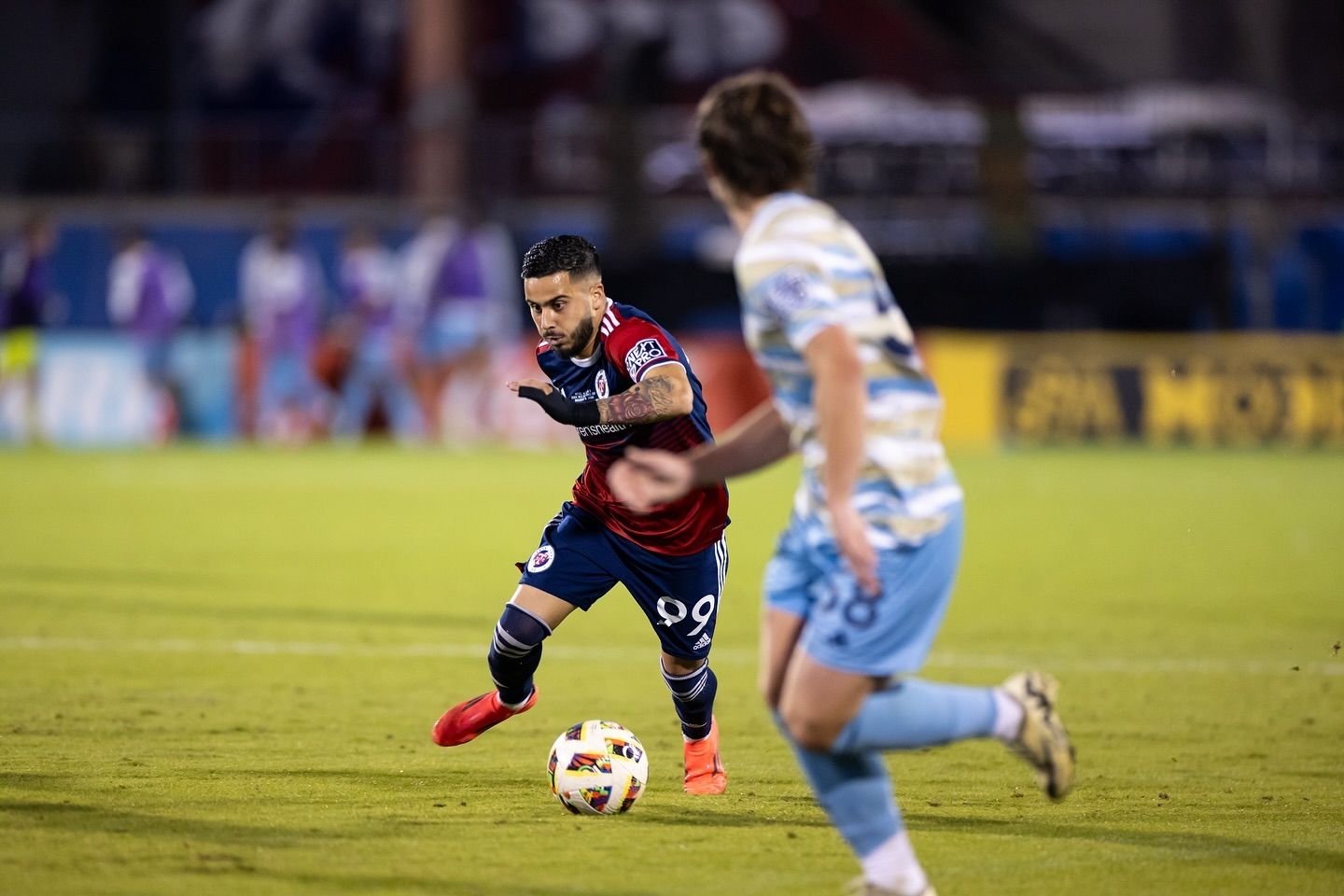 Enes Sali, en un duel del curs passat als Estats Units. 