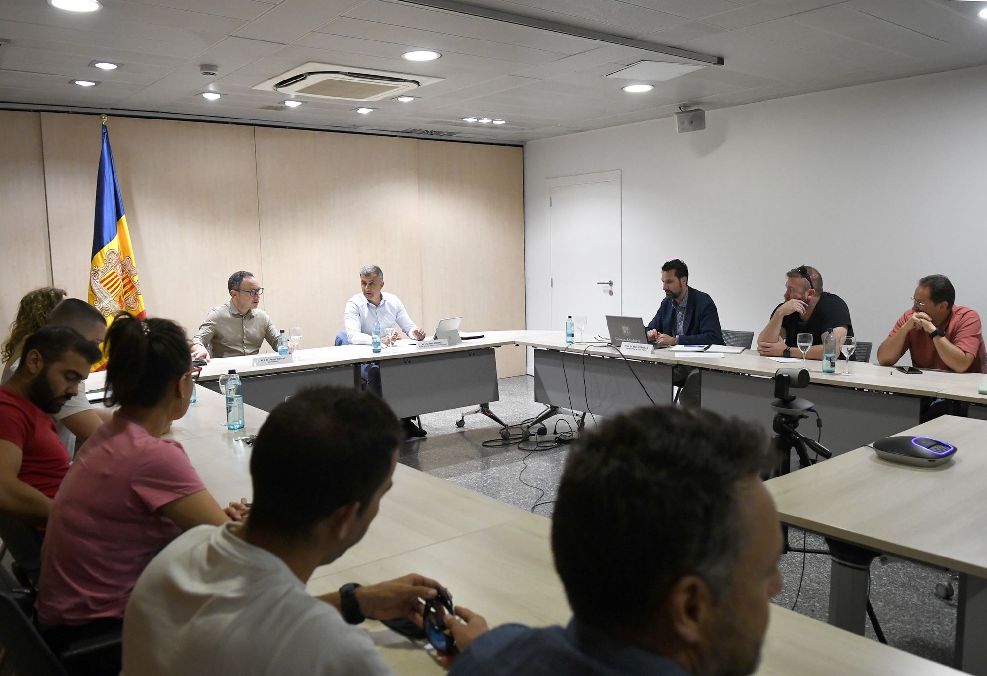 Una reunió del cap de Govern i el ministre de Funció Pública amb els representants sindicals, en una imatge d'arxiu.