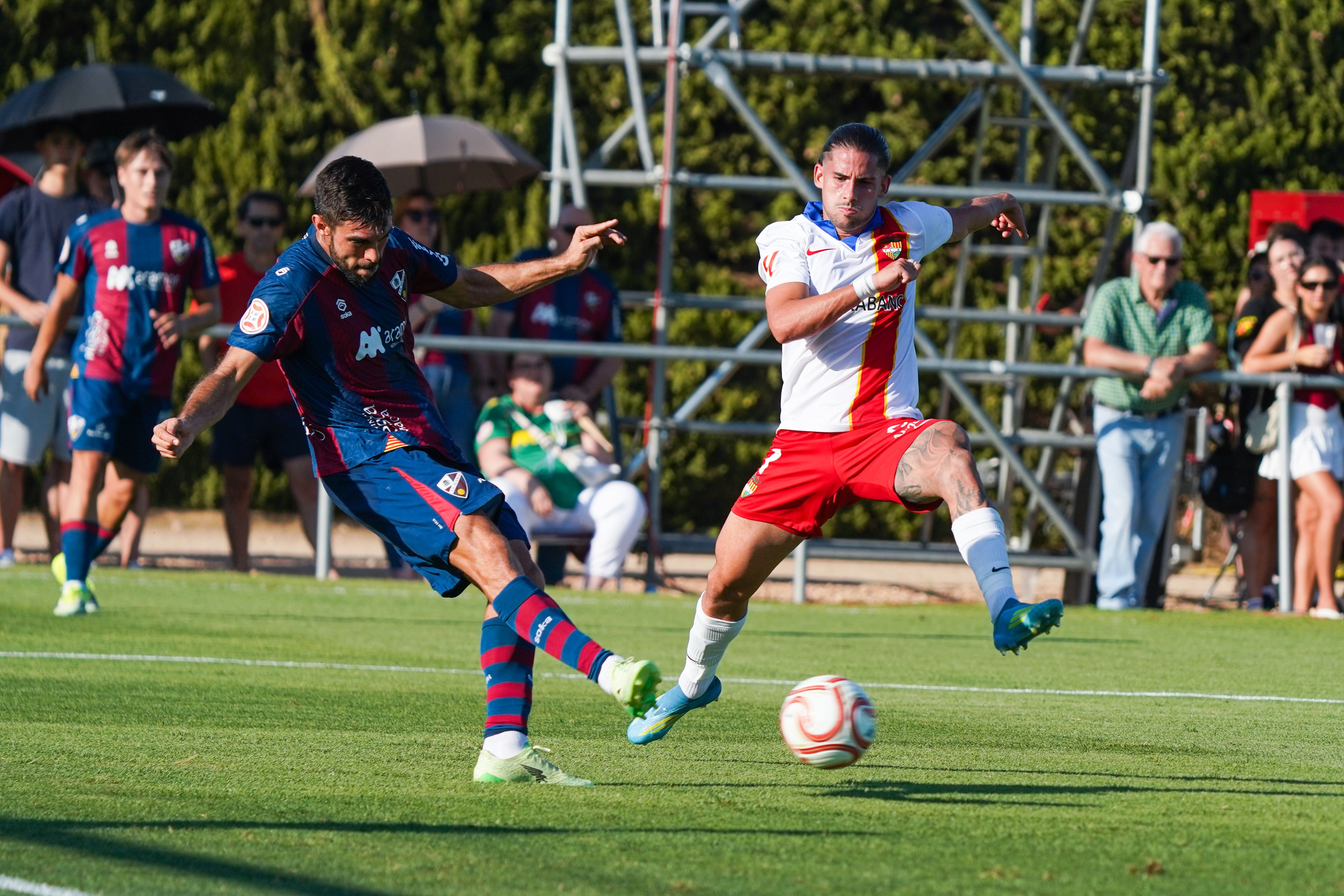 L'Osca ha demostrat ser un bon rival perquè l'FC Andorra tanqués la pretemporada.