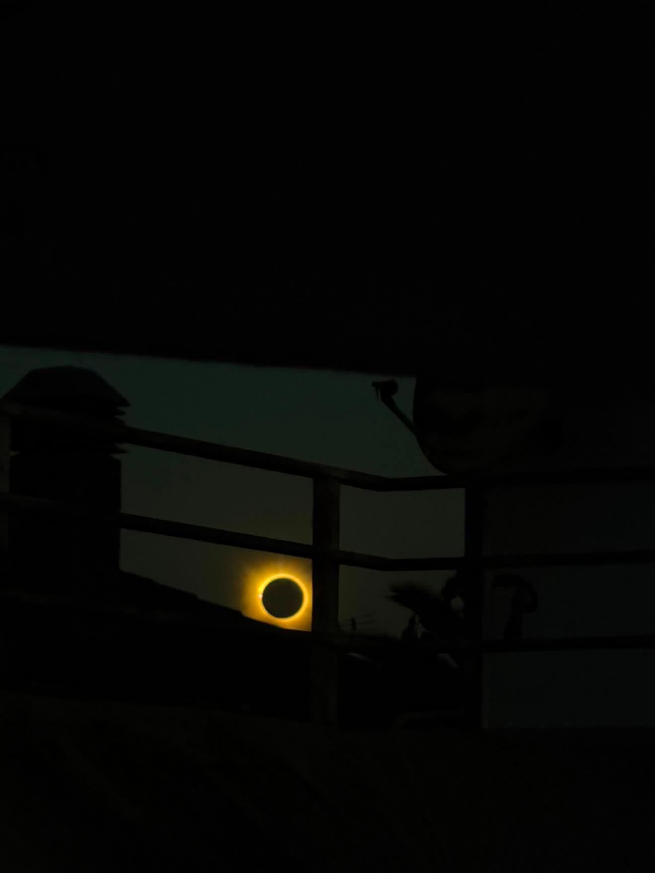 Una altra instantània 'andorrana' de l'eclipsi a Cambrils. Una altra instantània 'andorrana' de l'eclipsi a Cambrils.