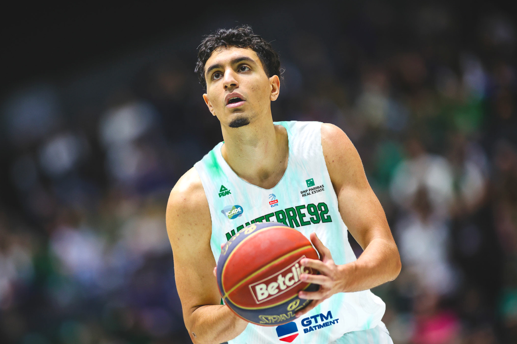 Barbitch, lluint la samarreta del Nanterre francès la temporada 2024-25. 