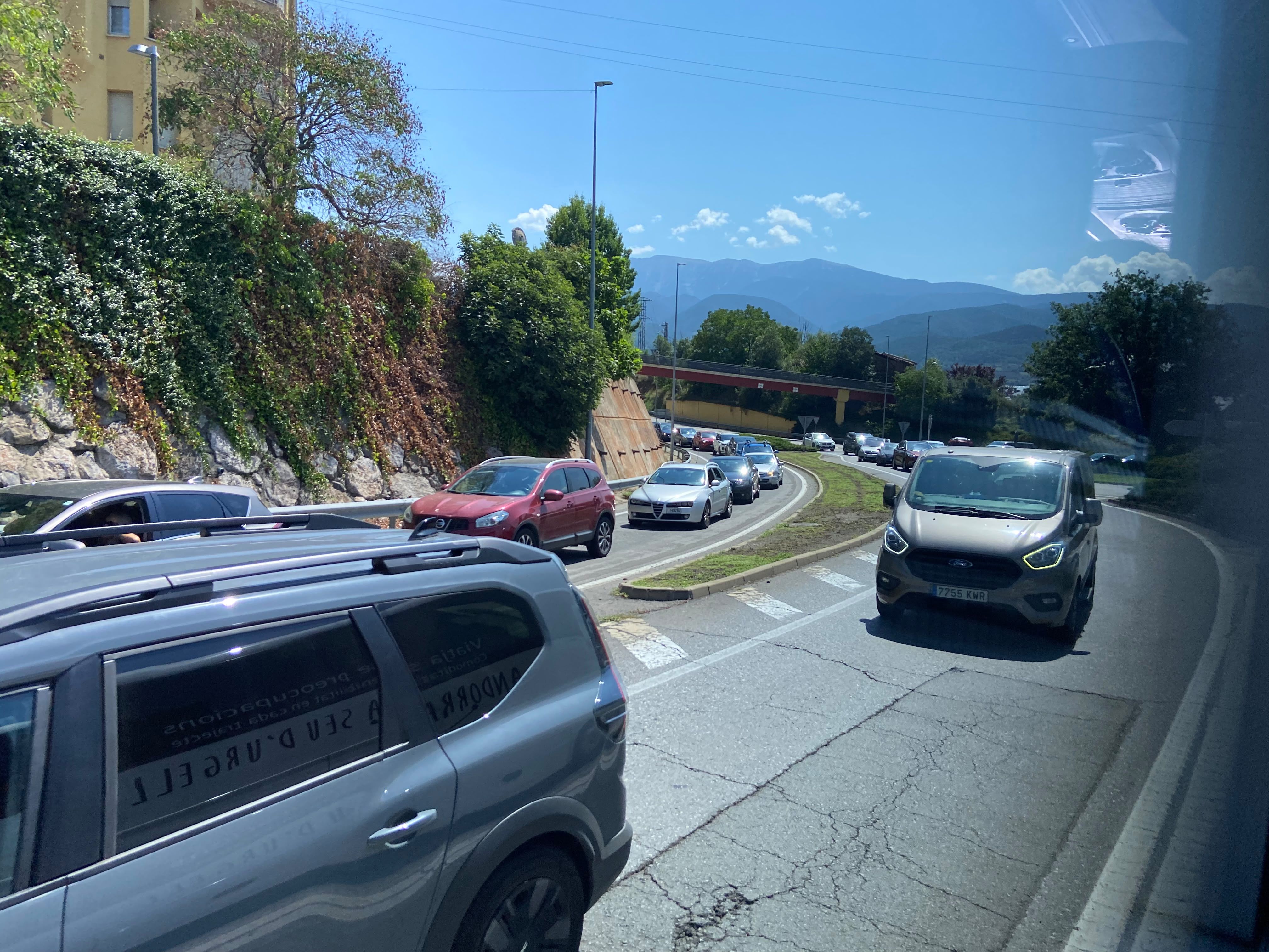 Més de 30 minuts de retencions a l’N-145 per entrar a Andorra des de la Seu.