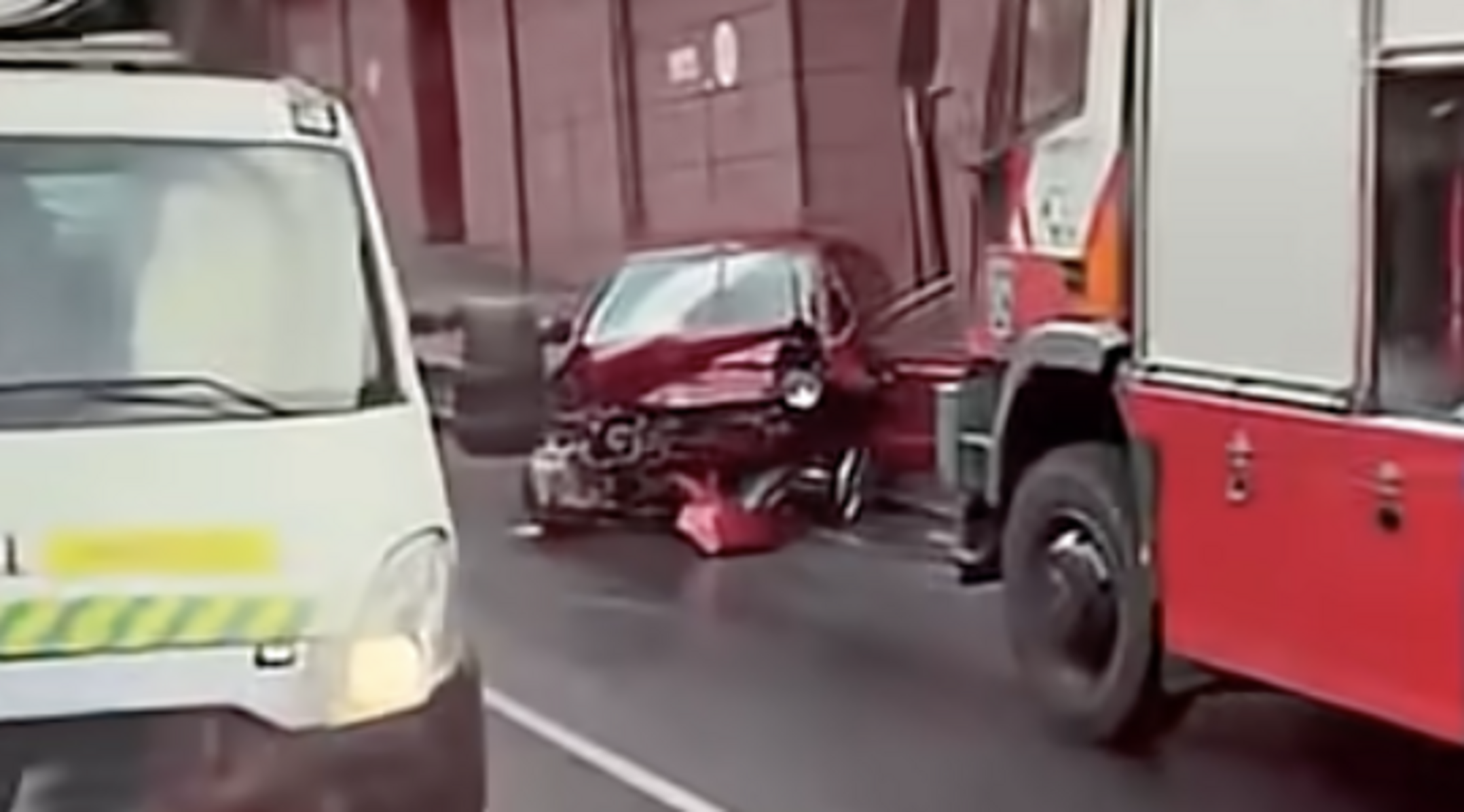 El Nissan Micra que conduïa l'ara donada d'alta.
