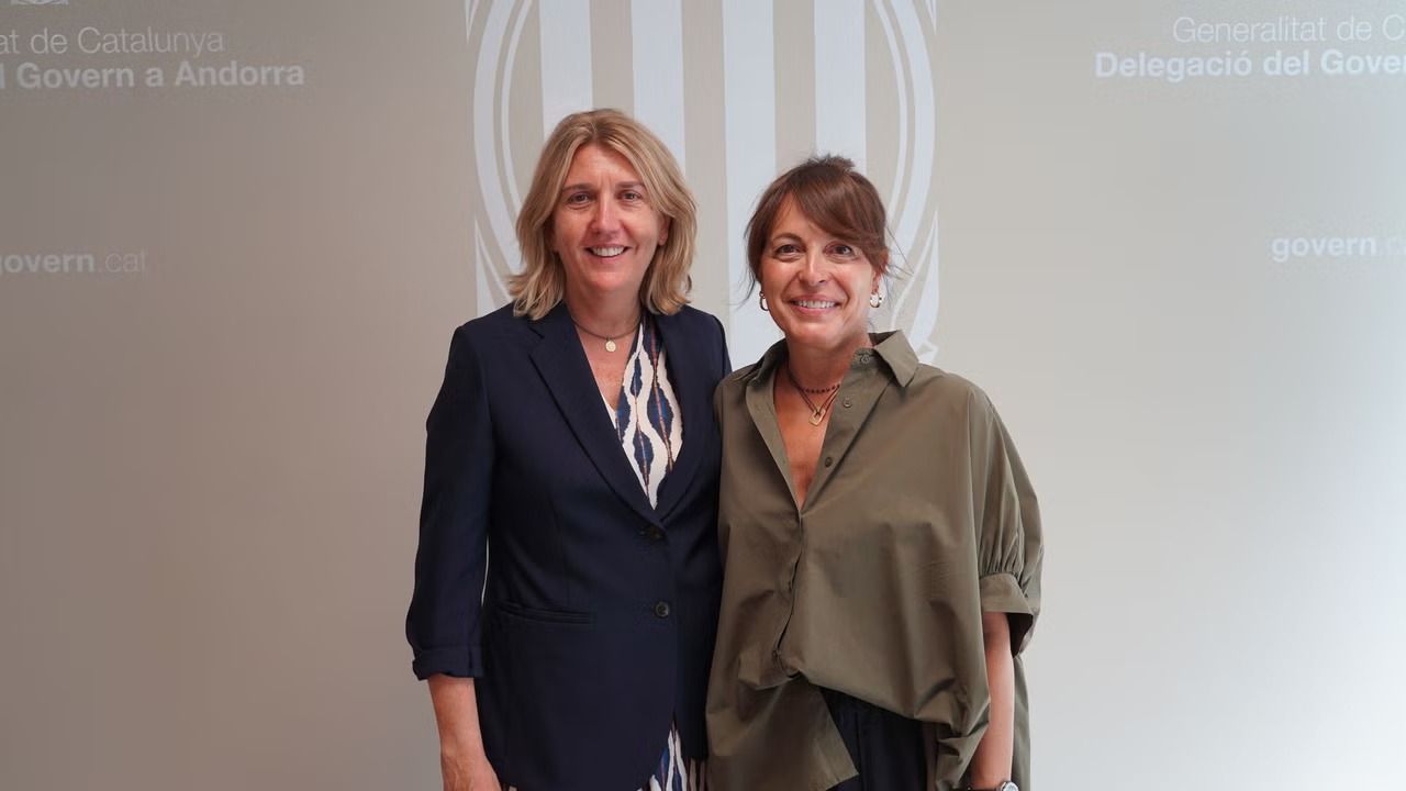 La directora d’AGF Genuine Experiences, Conxita Esteve amb la delegada del Govern de la Generalitat de Catalunya al Principat, Anna Vives.