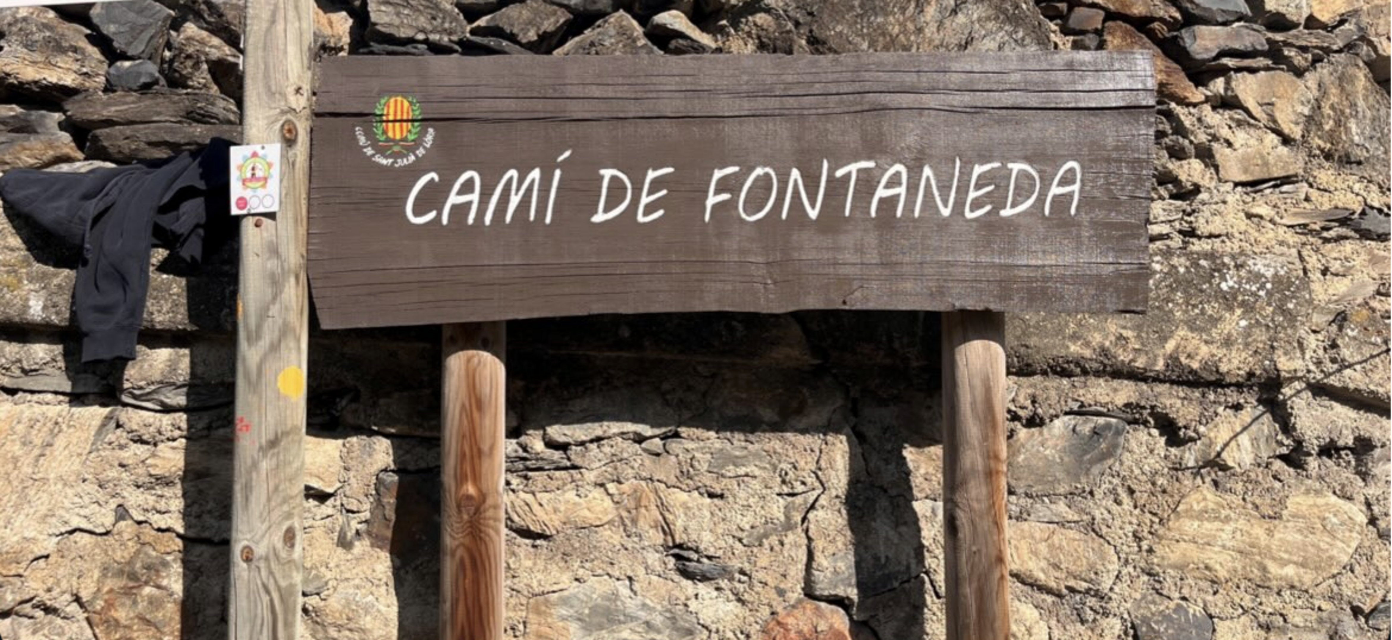 El rètol que senyalitza el camí de Fontaneda.