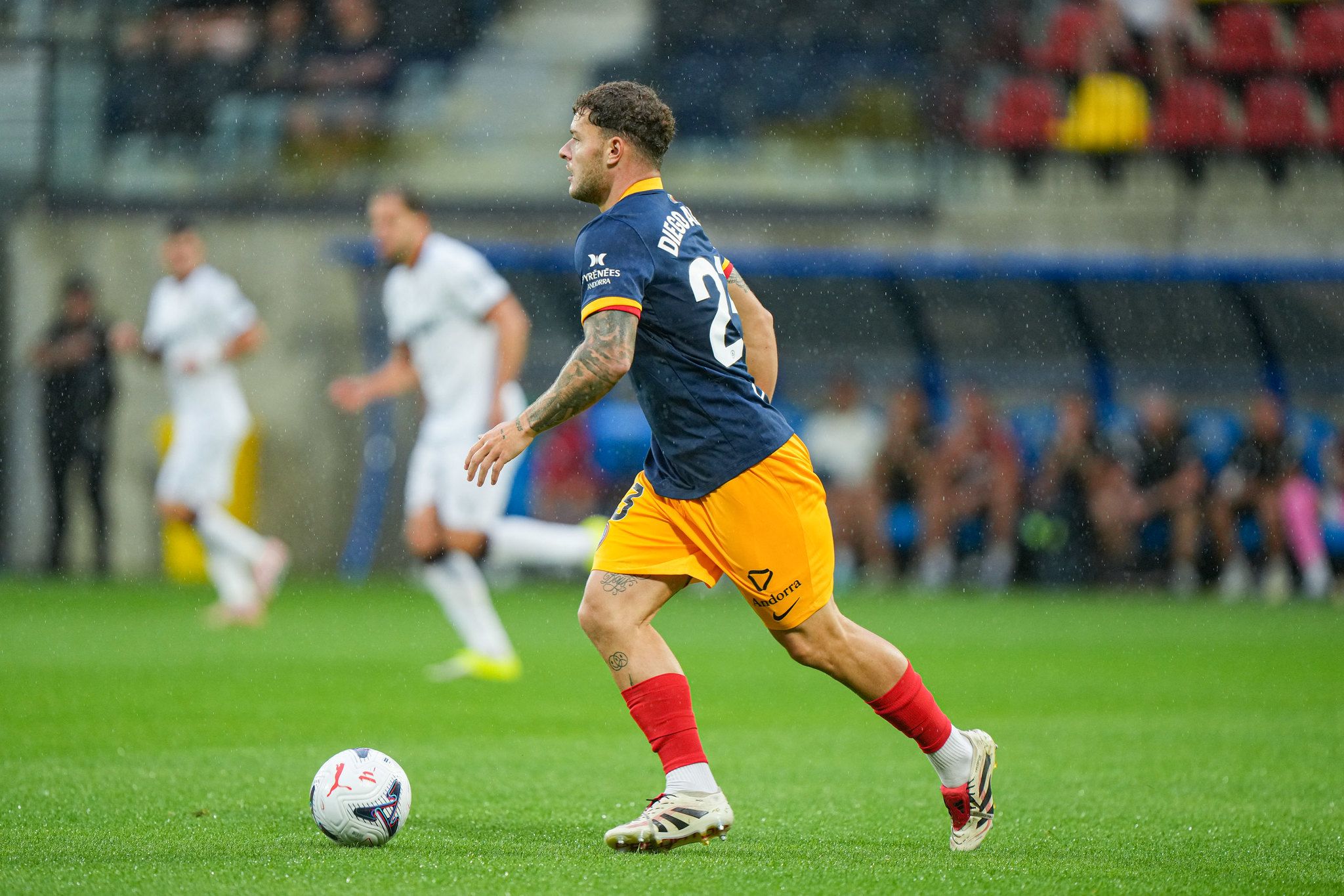 Diego Alende en el darrer partit contra el Ceuta.