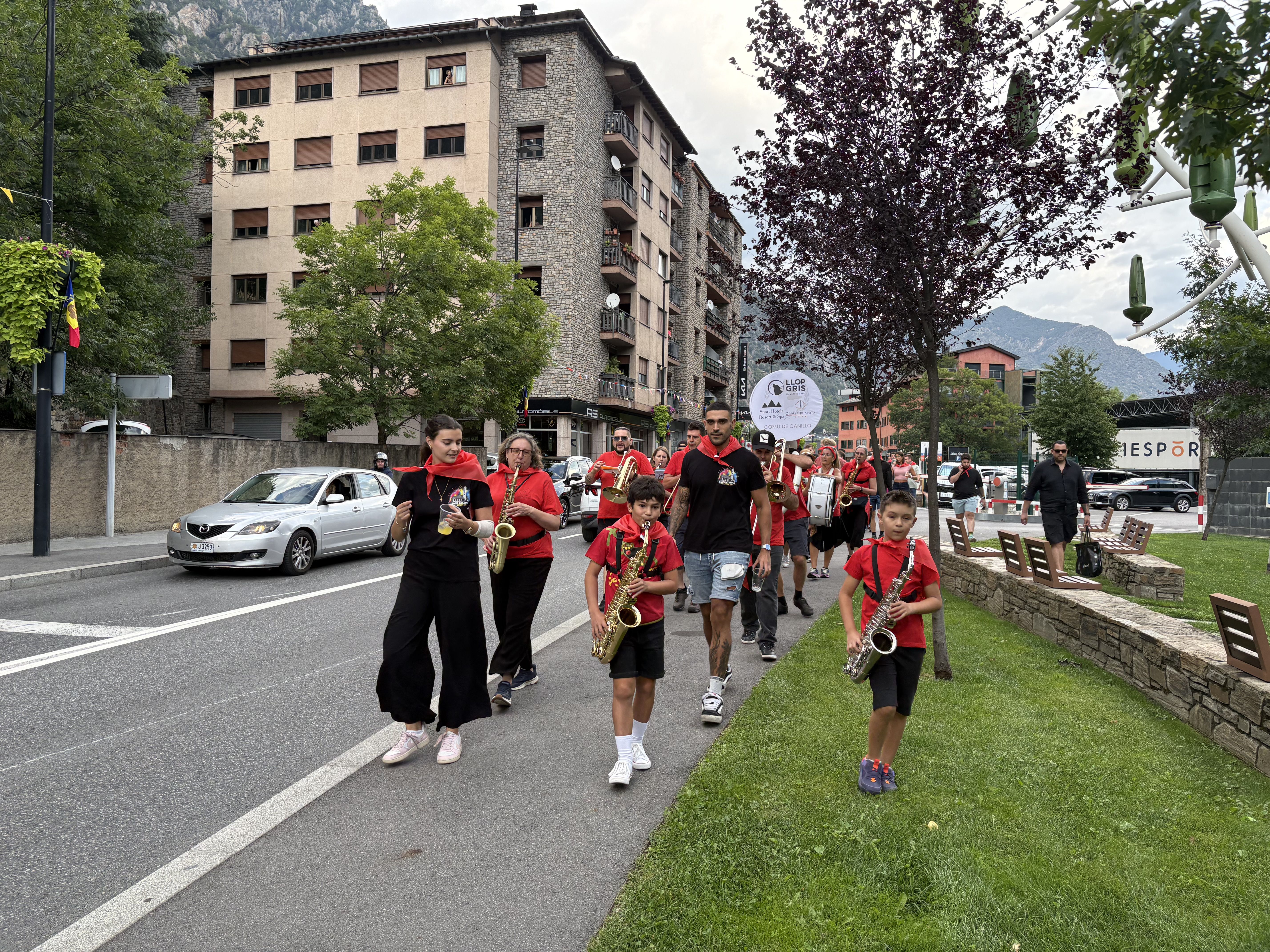 Els més petits lideren la festa. La portaveu del Sindicat, Rebeca Bonache.