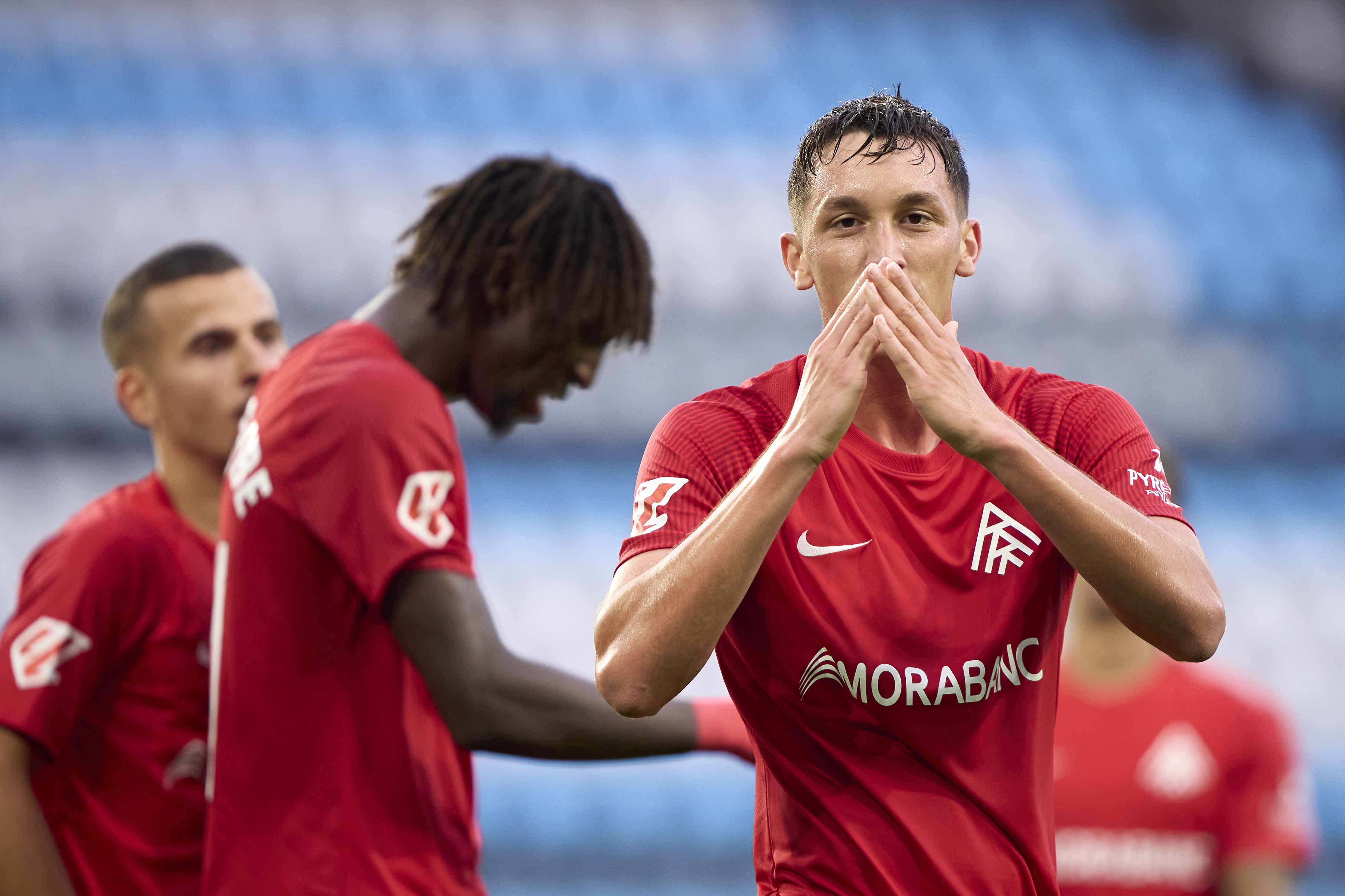 López ha estat assistit per Sidibé en l'acció del 0-2. La portaveu del Sindicat, Rebeca Bonache.