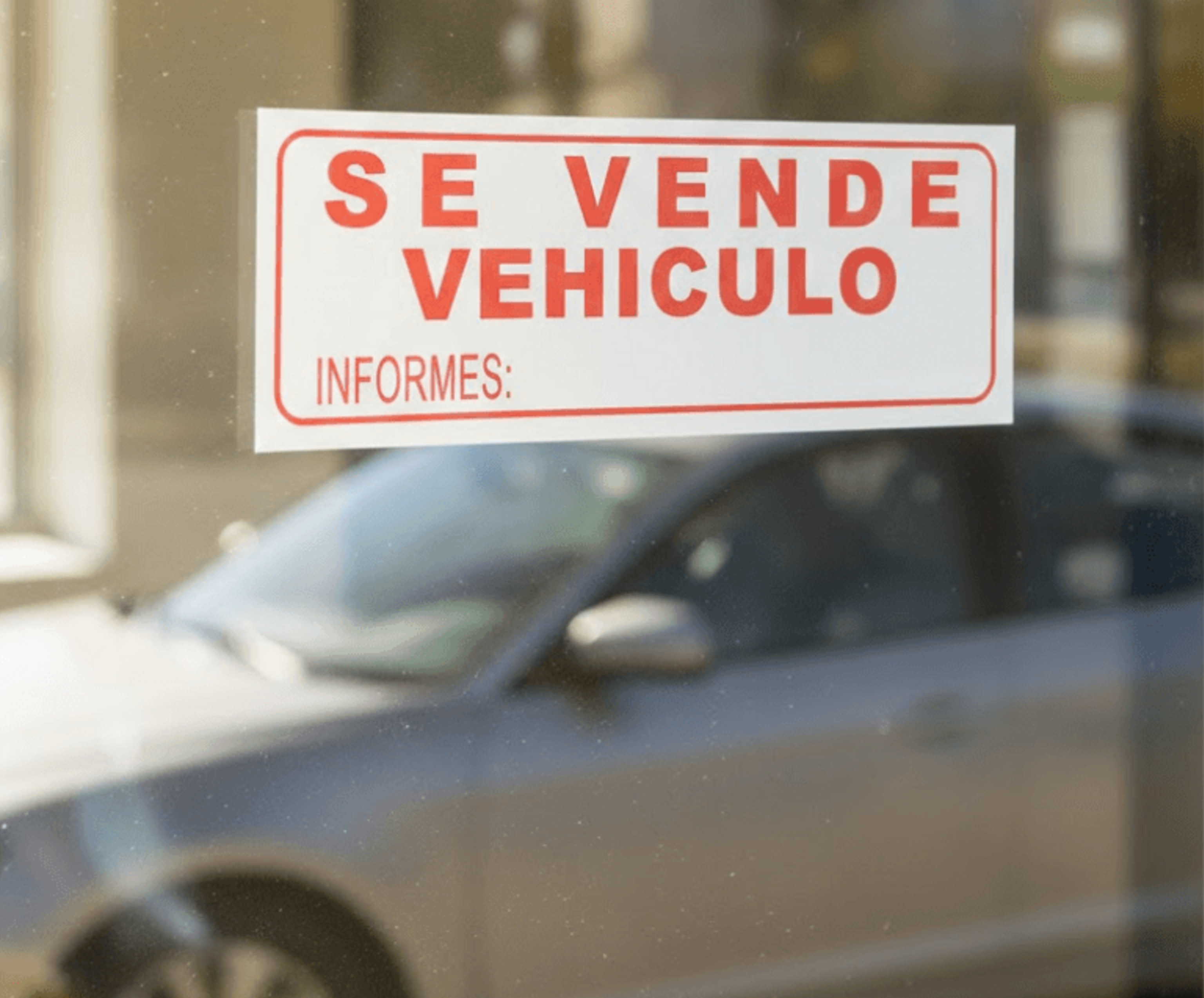 El jove resident a la Massana busca particulars que es treguin el cotxe per mirar d'entabanar-los.
