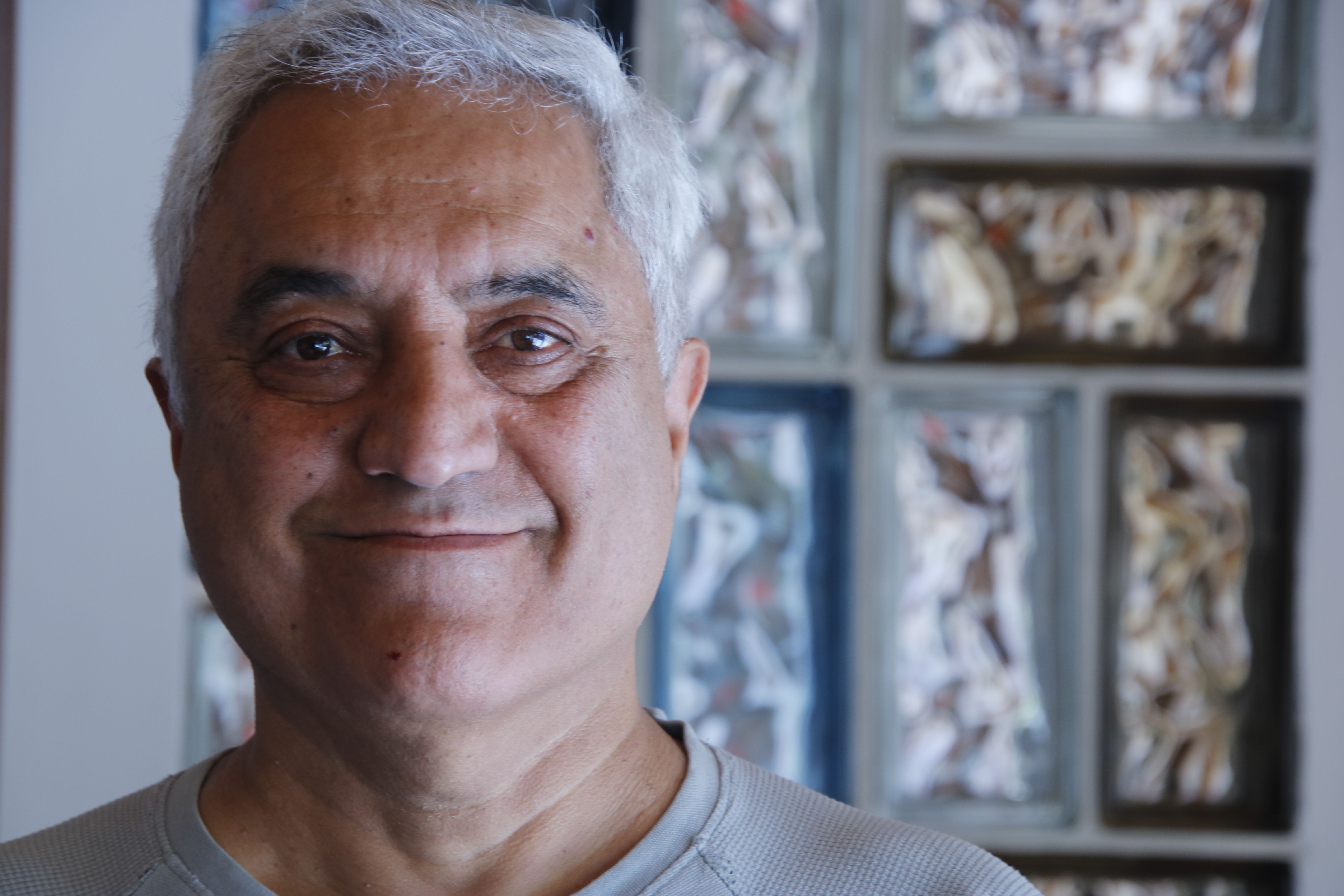Badi Daemi és representant de la fe bahà'í a Andorra.
