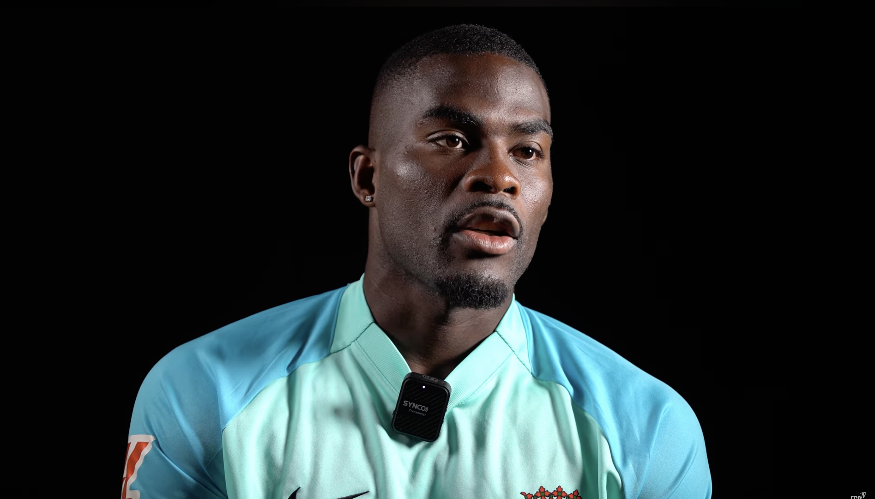 El porter de l'FC Andorra i de Guinea Equatorial, Jesús Owono, durant l'entrevista.
