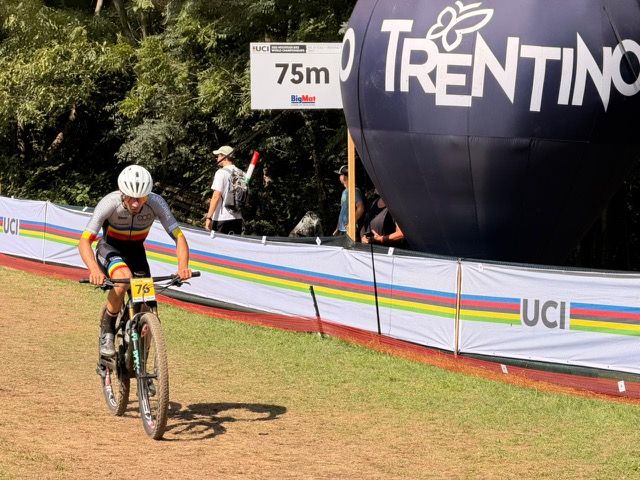 52è lloc de Roger Turné, tallat a dues voltes pel final als Mundials de Val di Sole.