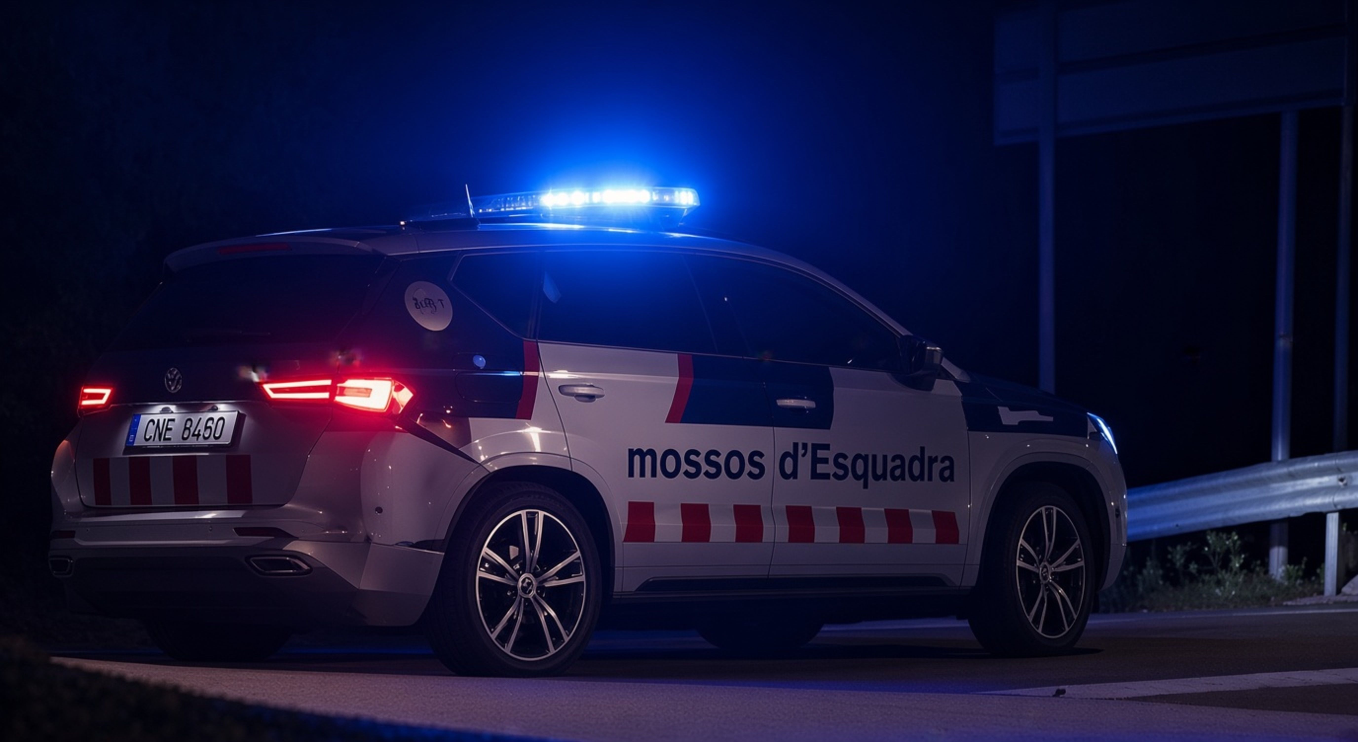 Un dels cotxes dels mossos implicat en el control que va acabar amb incidents amb els lladres. Un dels cotxes dels mossos implicat en el control que va acabar amb incidents amb els lladres.