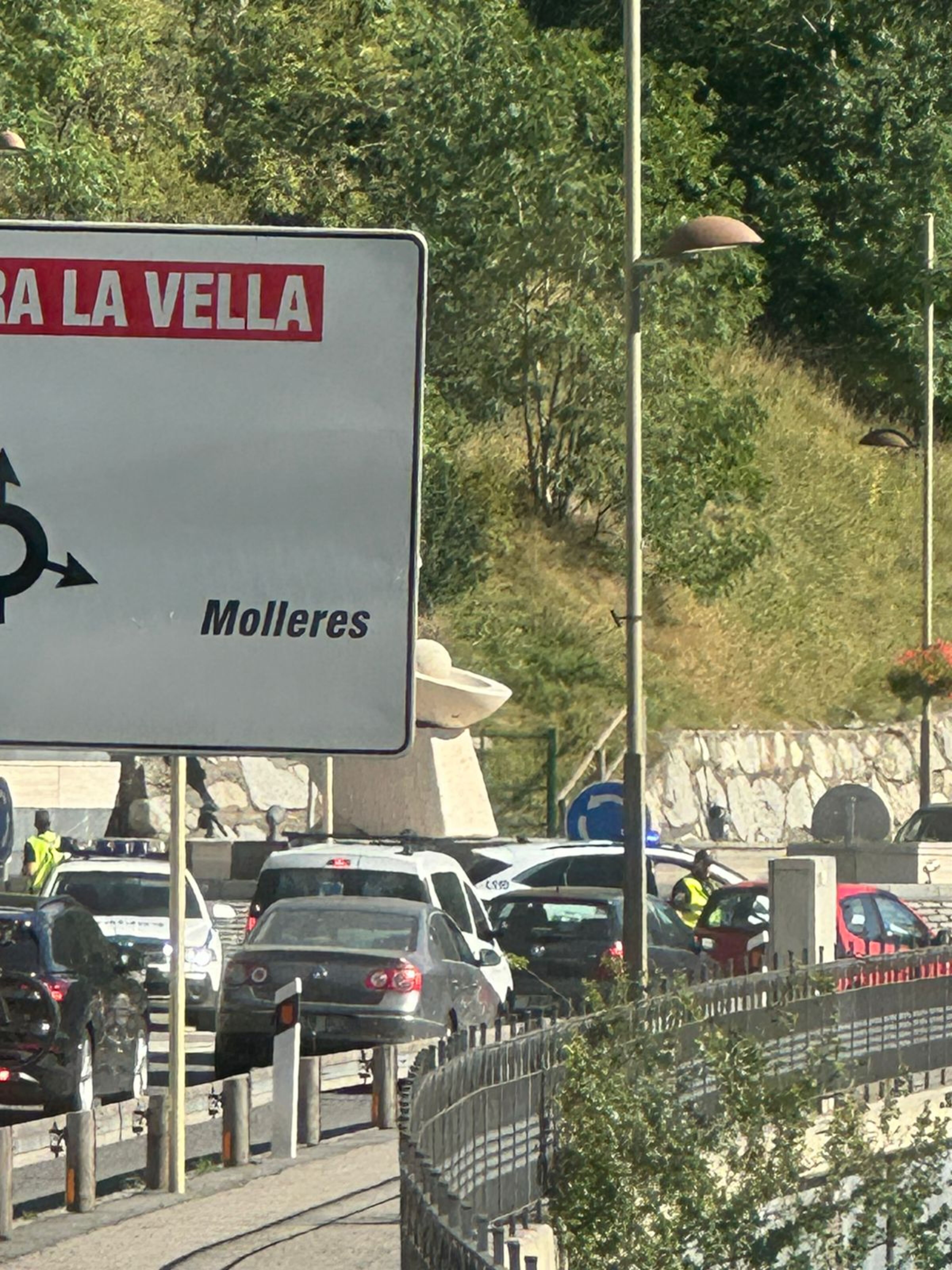 El reguer de carburant ha arribat fins a la rotonda de Meritxell. El reguer de carburant ha arribat fins a la rotonda de Meritxell.