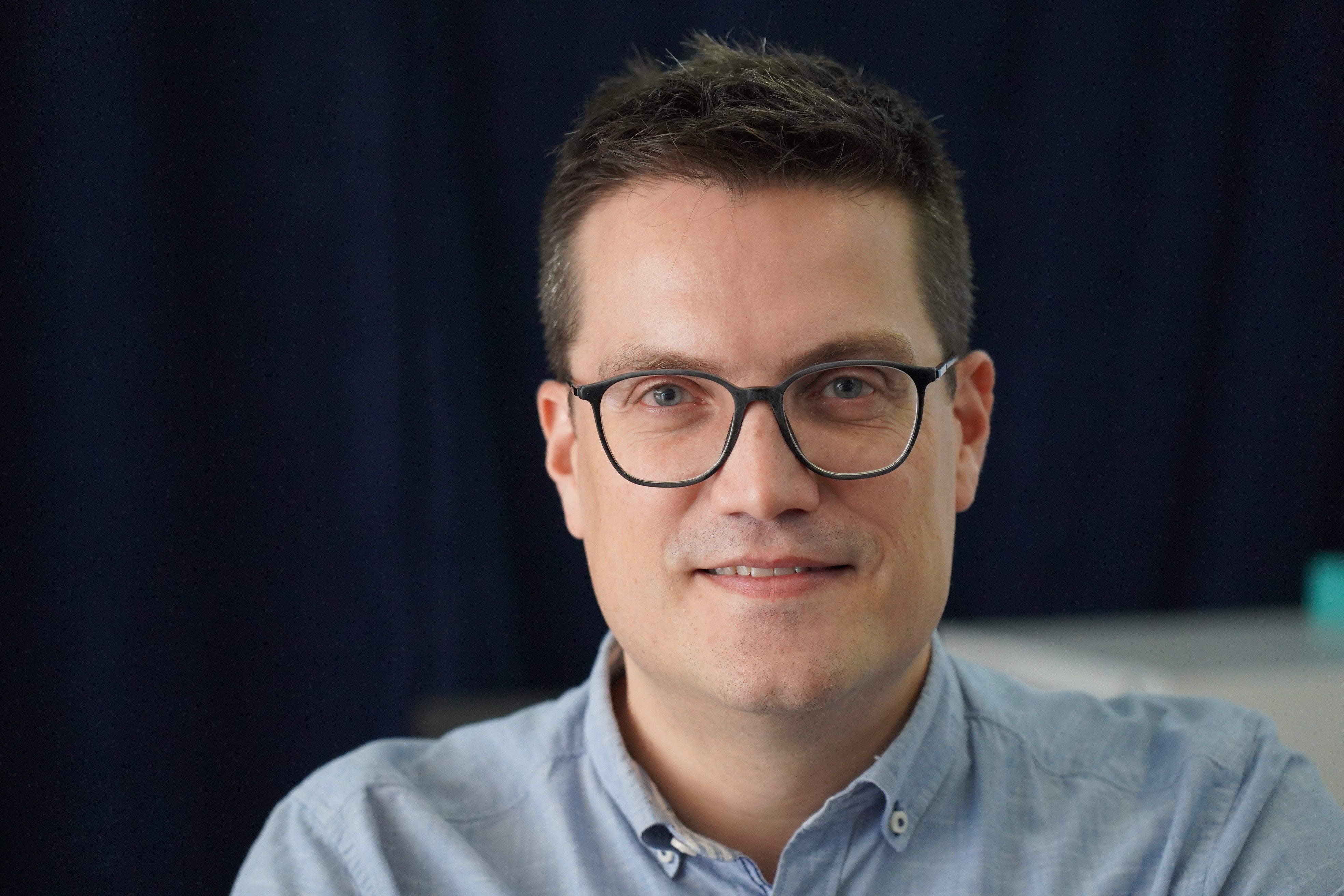 El director del Conservatori, Jordi Sabata. // M. P. La portaveu del Sindicat, Rebeca Bonache.