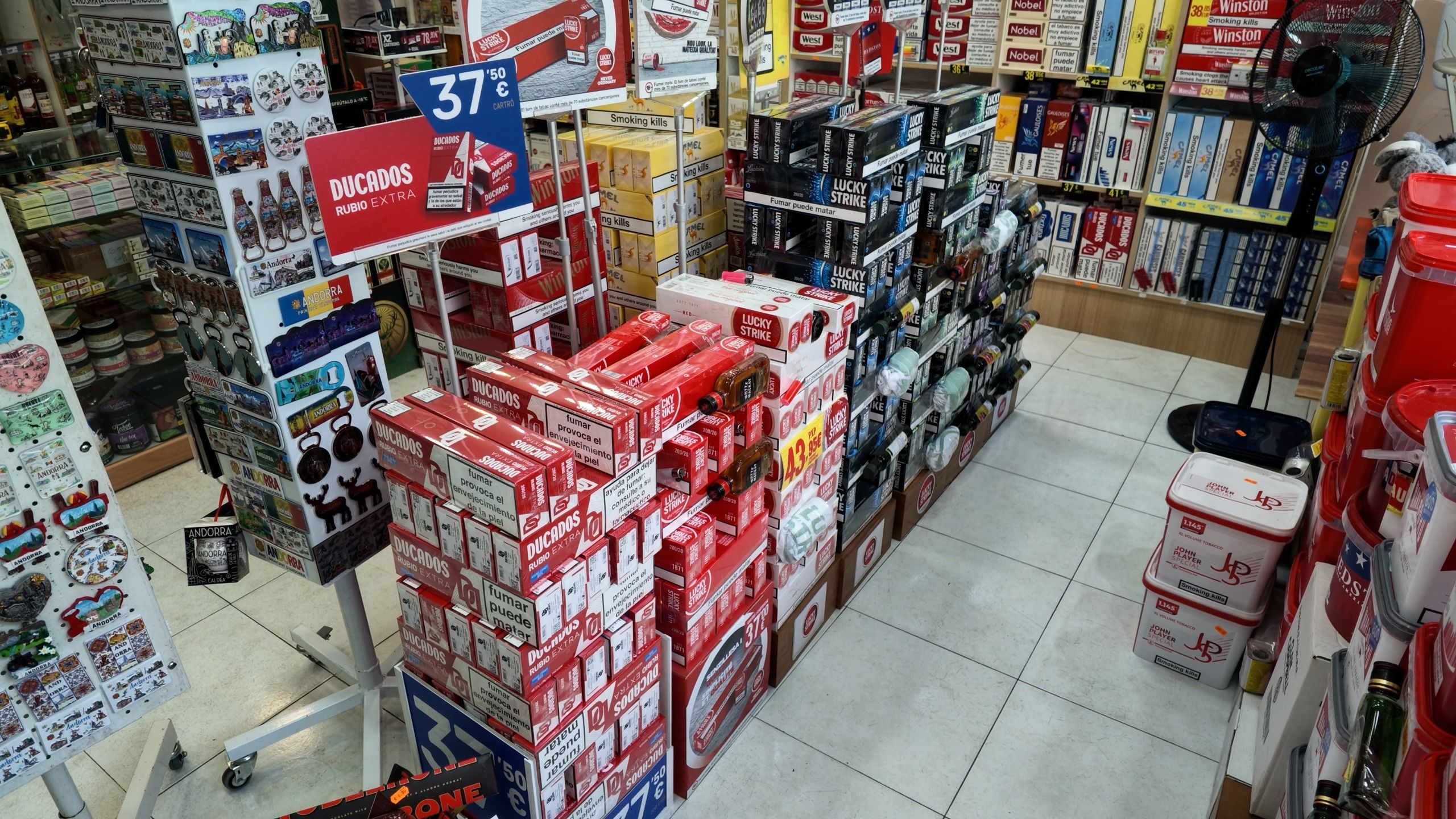 Tabac exposat en un establiment