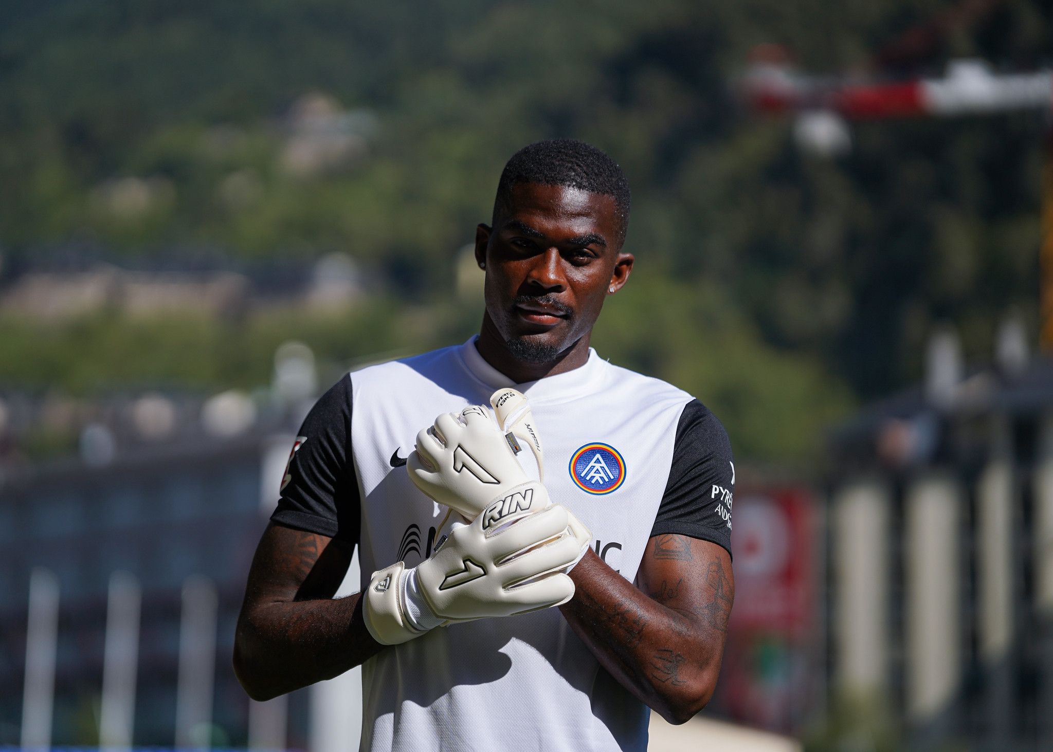 Owono ha estat presentat per segona vegada.