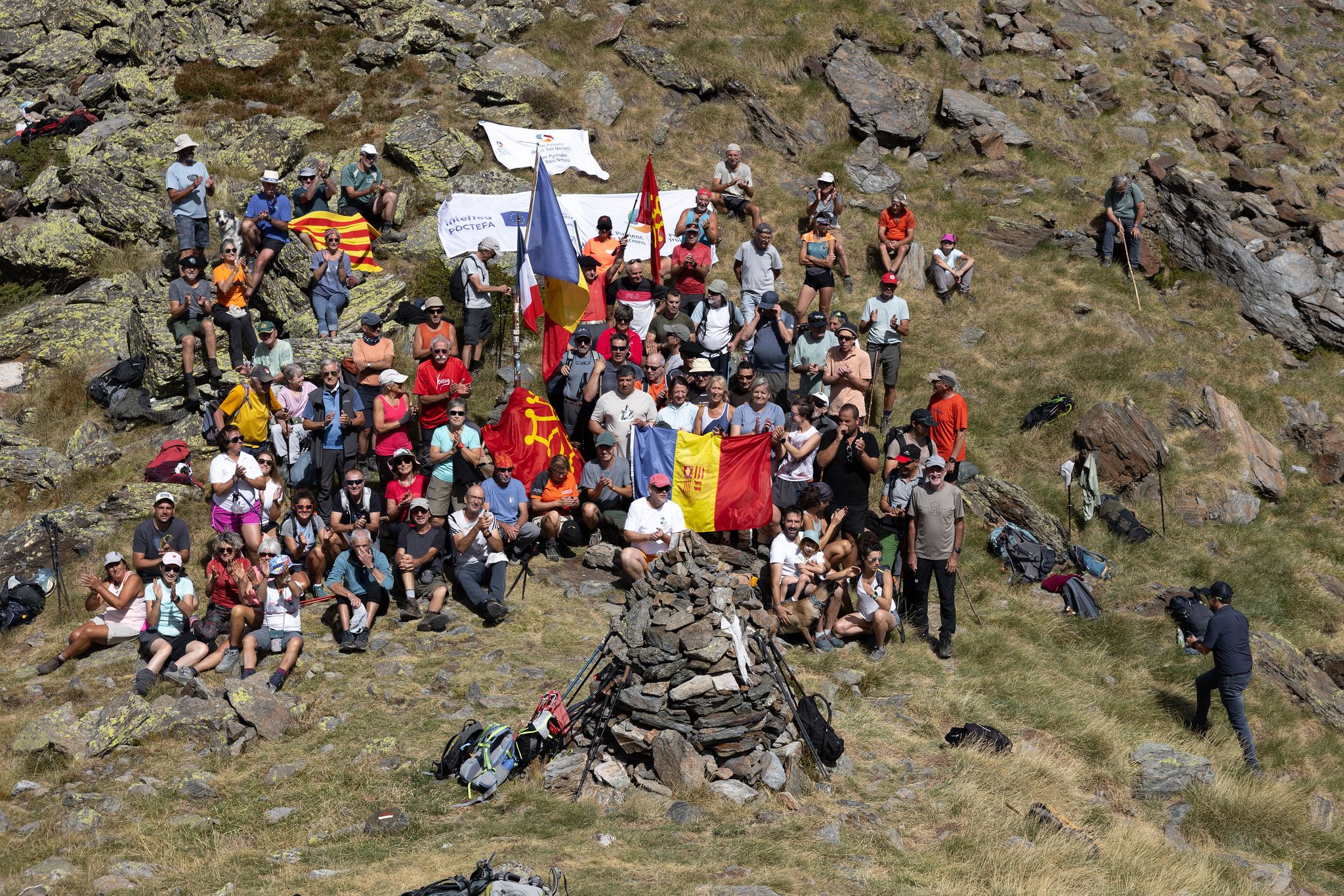 Foto de família dels participants a la trobada. Foto de família dels participants a la trobada.