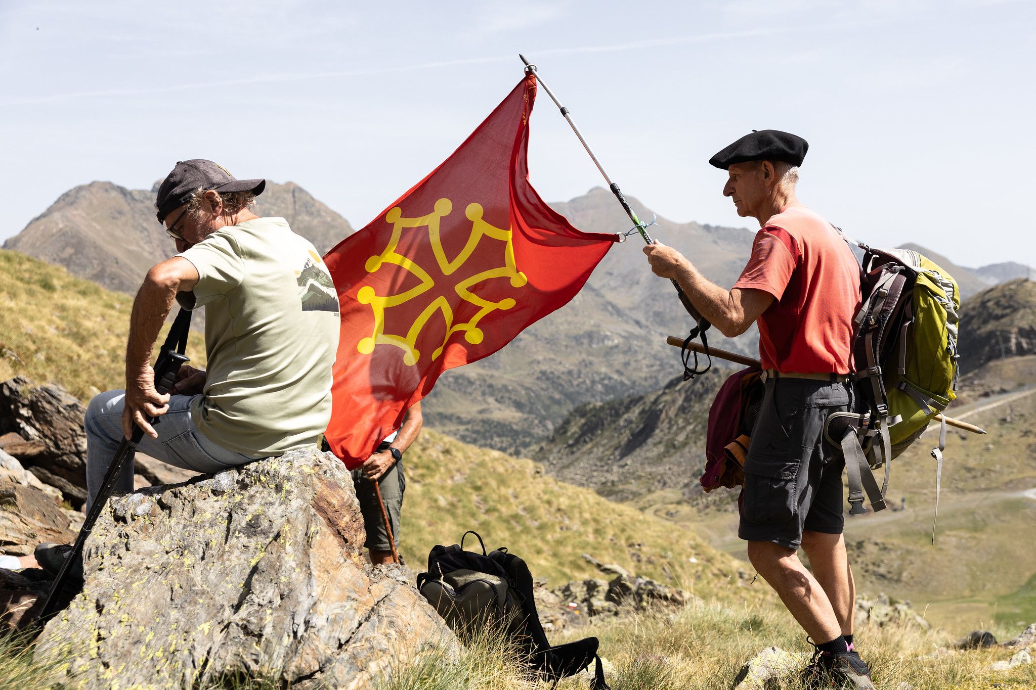 Un representant d'Auzat amb la bandera occitana. Un representant d'Auzat amb la bandera occitana.