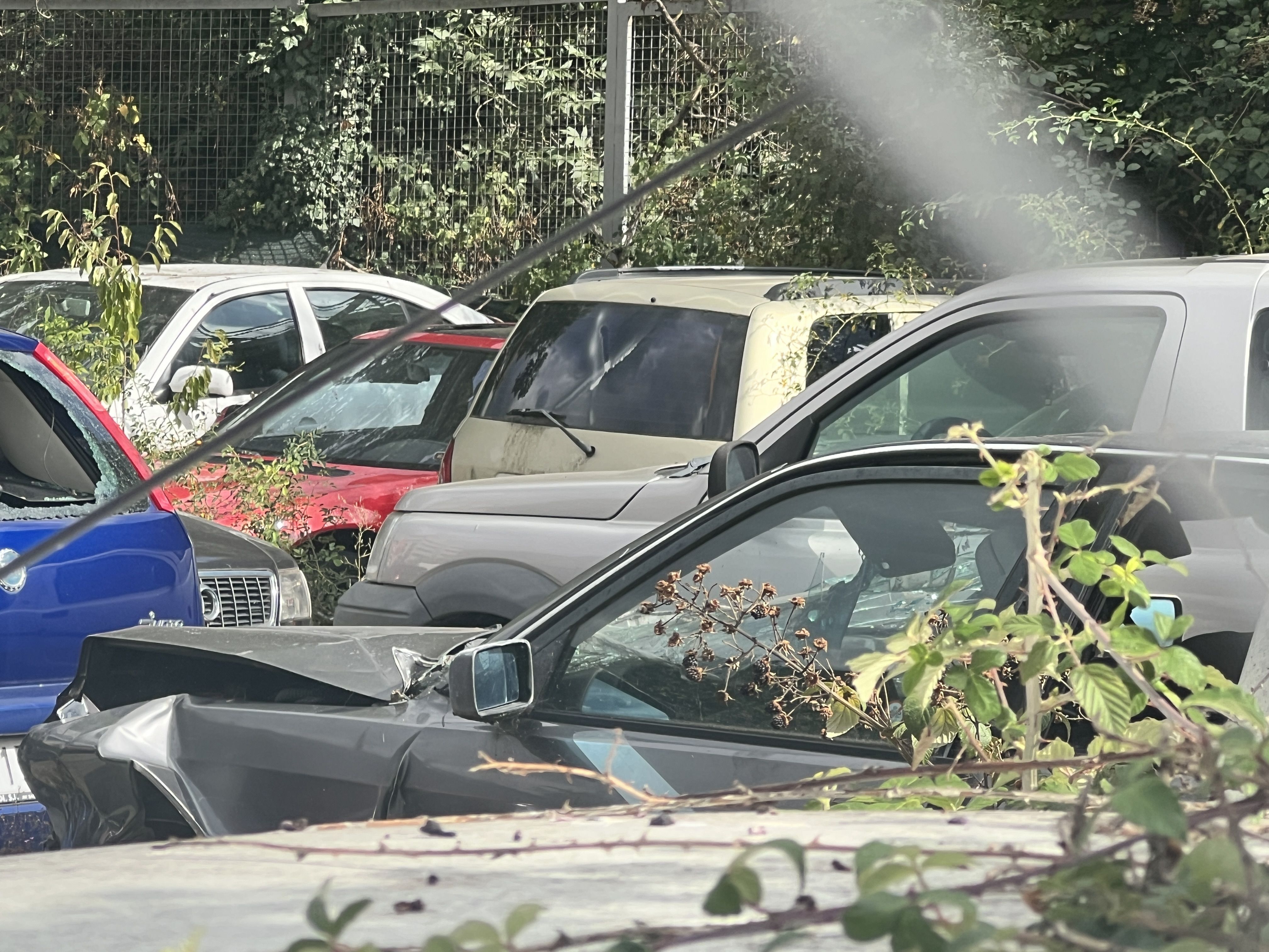 Cotxes al dipòsit policial de les Boïgues.