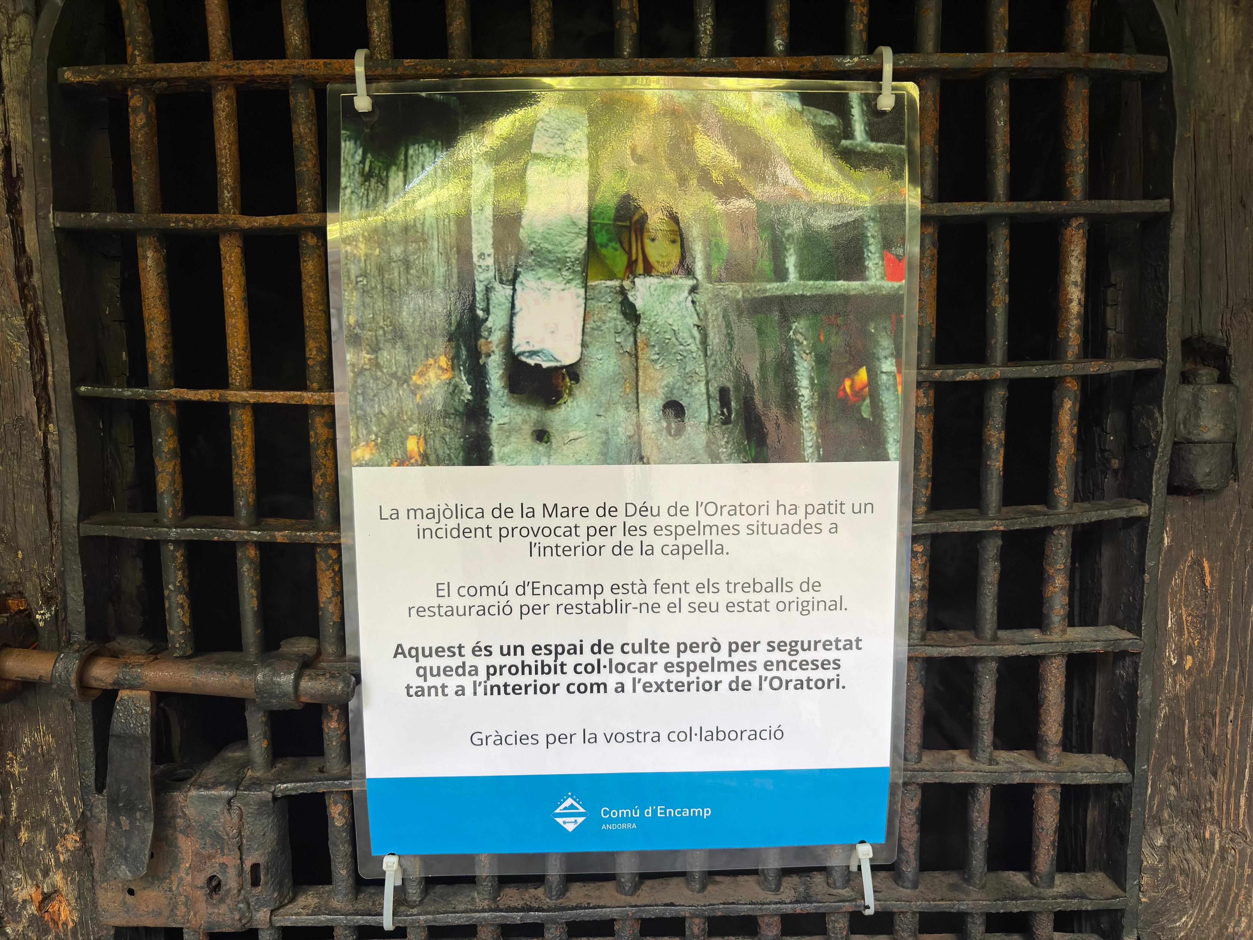 El comú d'Encamp ha prohibit momentàniament col·locar espelmes a l'adoratori. El comú d'Encamp ha prohibit momentàniament col·locar espelmes a l'adoratori.
