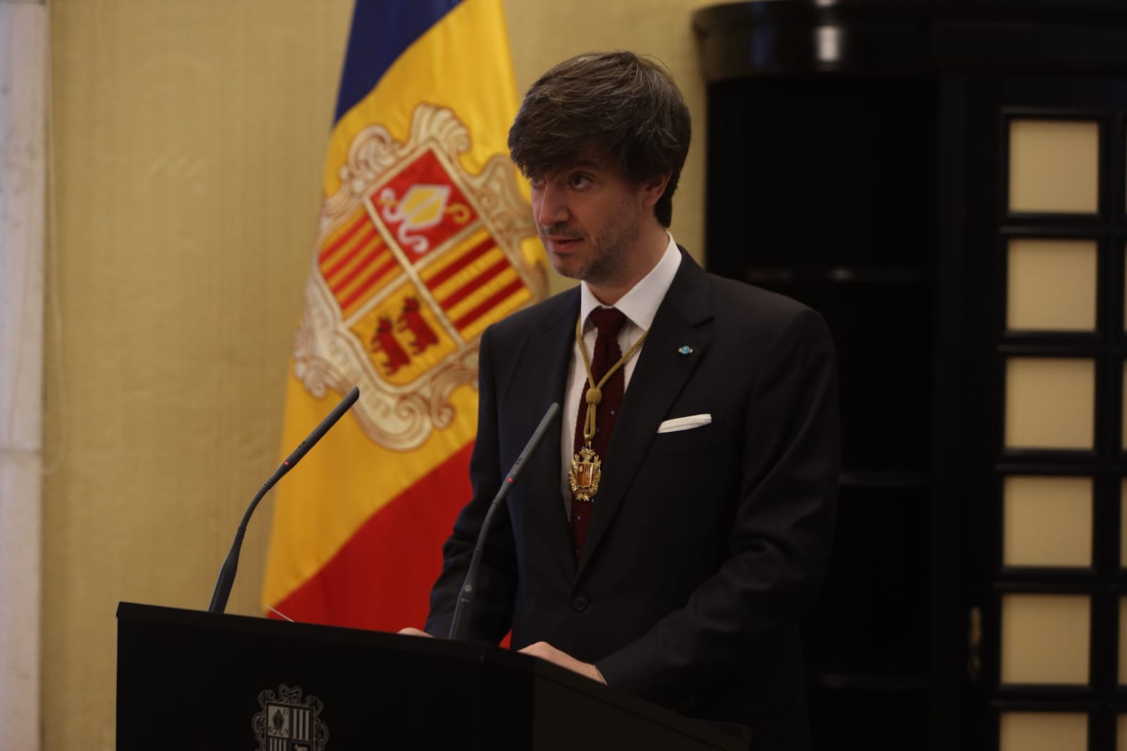 Ensenyat durant el seu discurs. // Eduard Comellas / Consell General La portaveu del Sindicat, Rebeca Bonache.