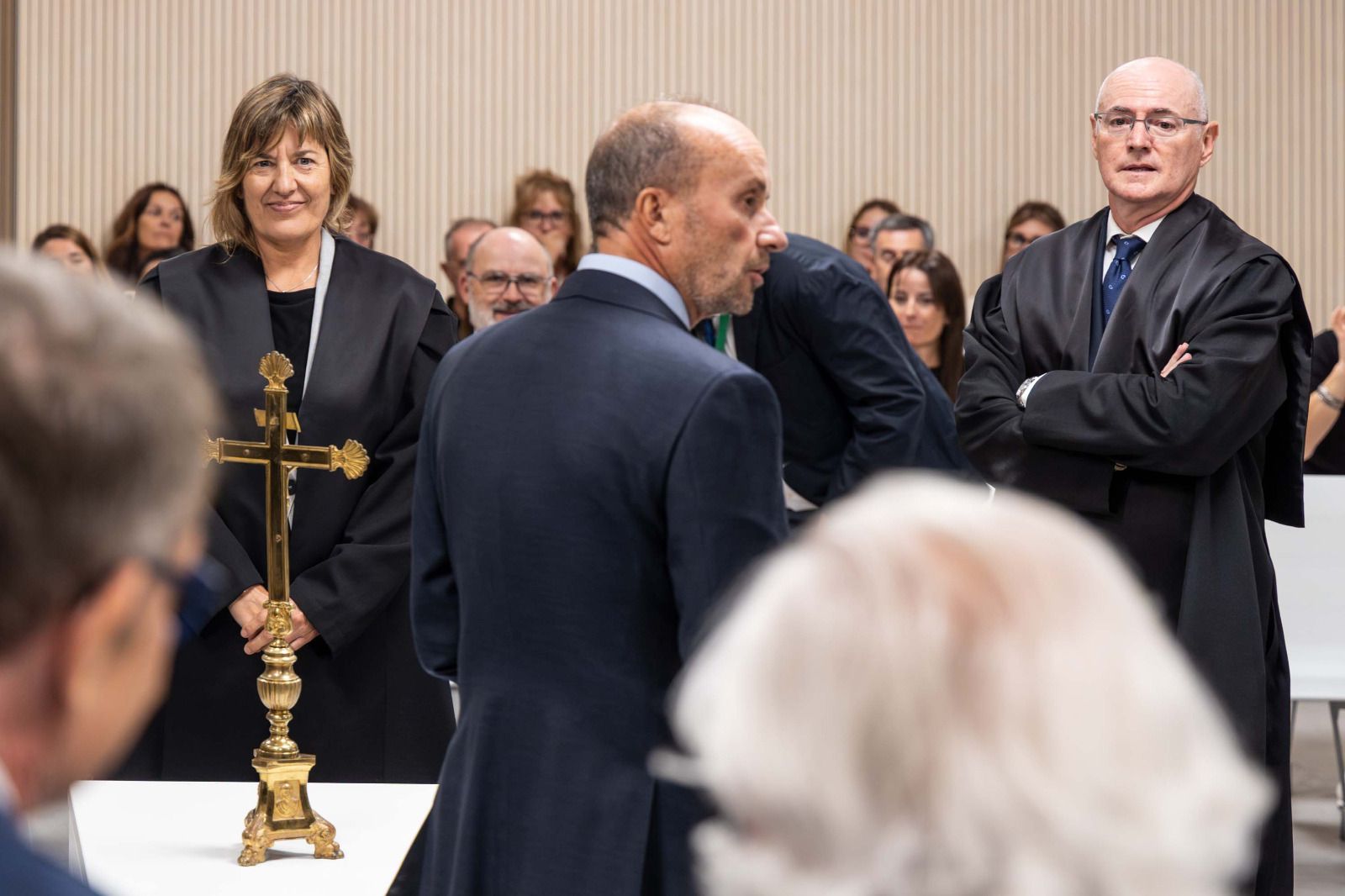 Maurel i Novales prenen possessió com a magistrats substituts davant Rossell.