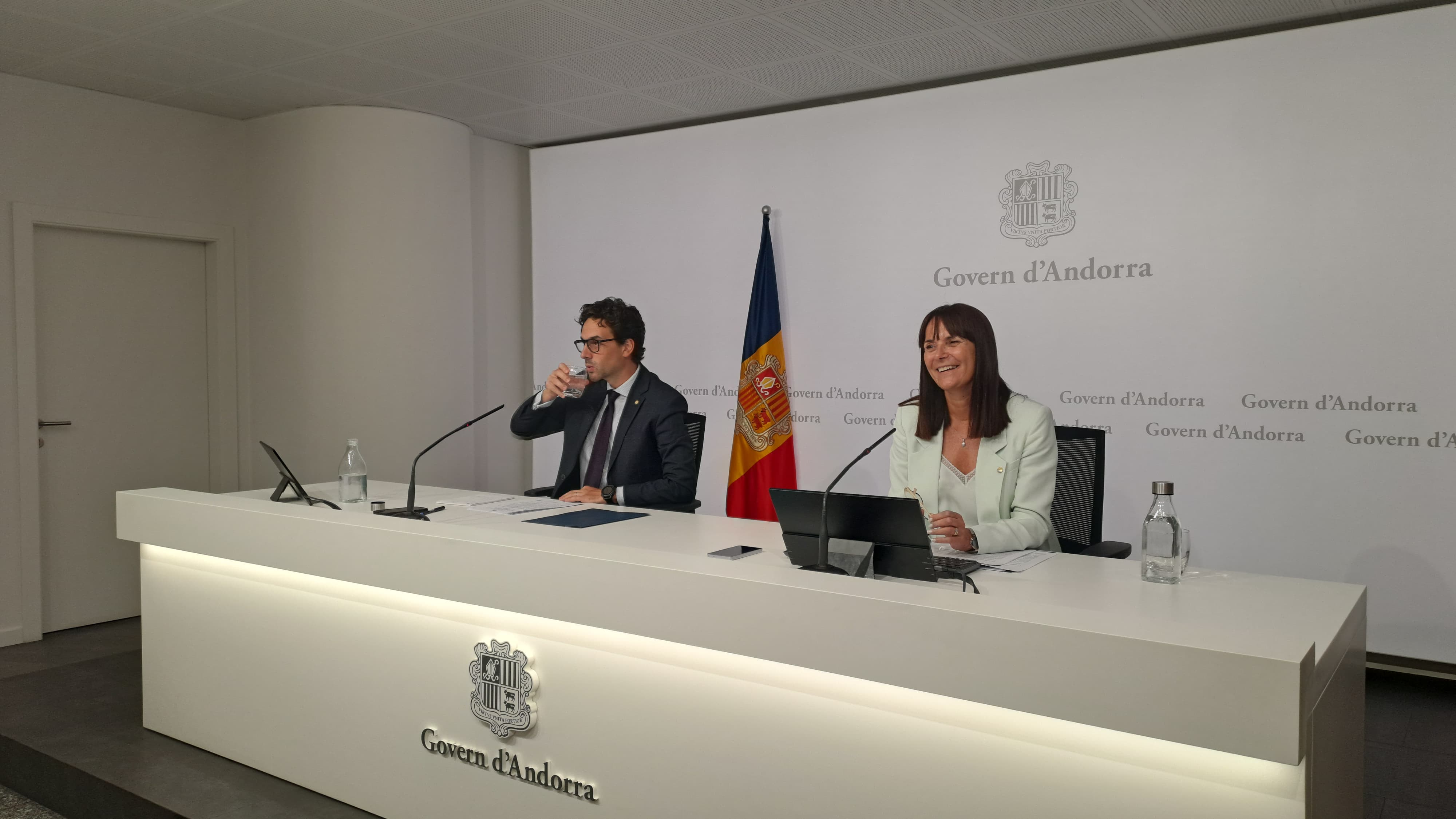 El ministre portaveu, Guillem Casal, i la ministra de Cultura, Mònica Bonell. 