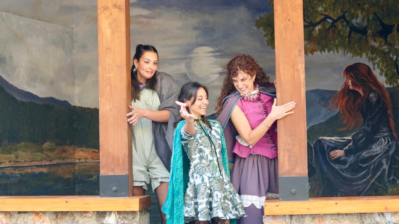 Les visites teatralitzades d’Encamp ‘estrenen’ l’aixopluc de les bruixes.