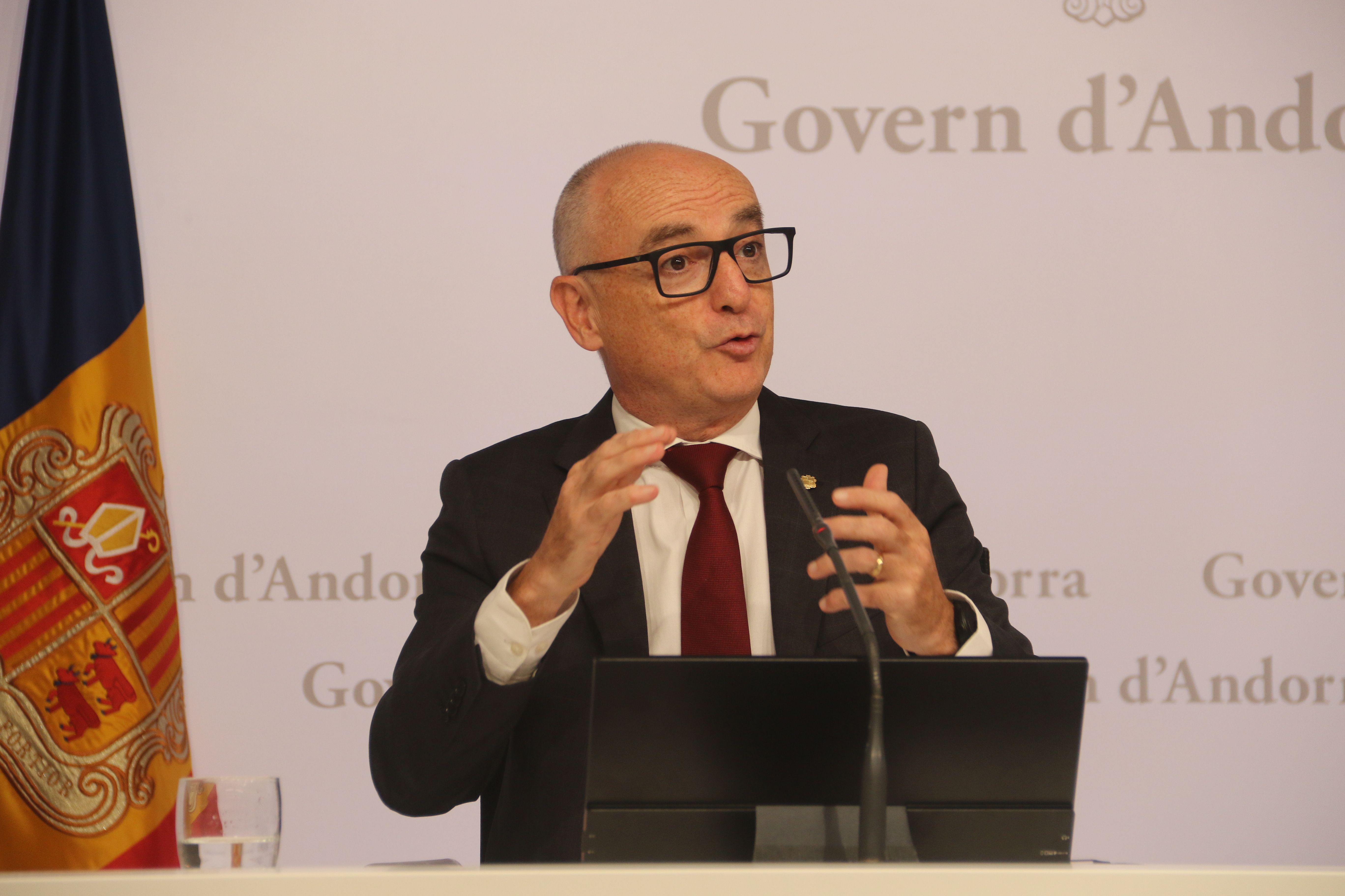 El ministre Ramon Lladós explicant els elements bàsics del pressupost per a l'any que ve.