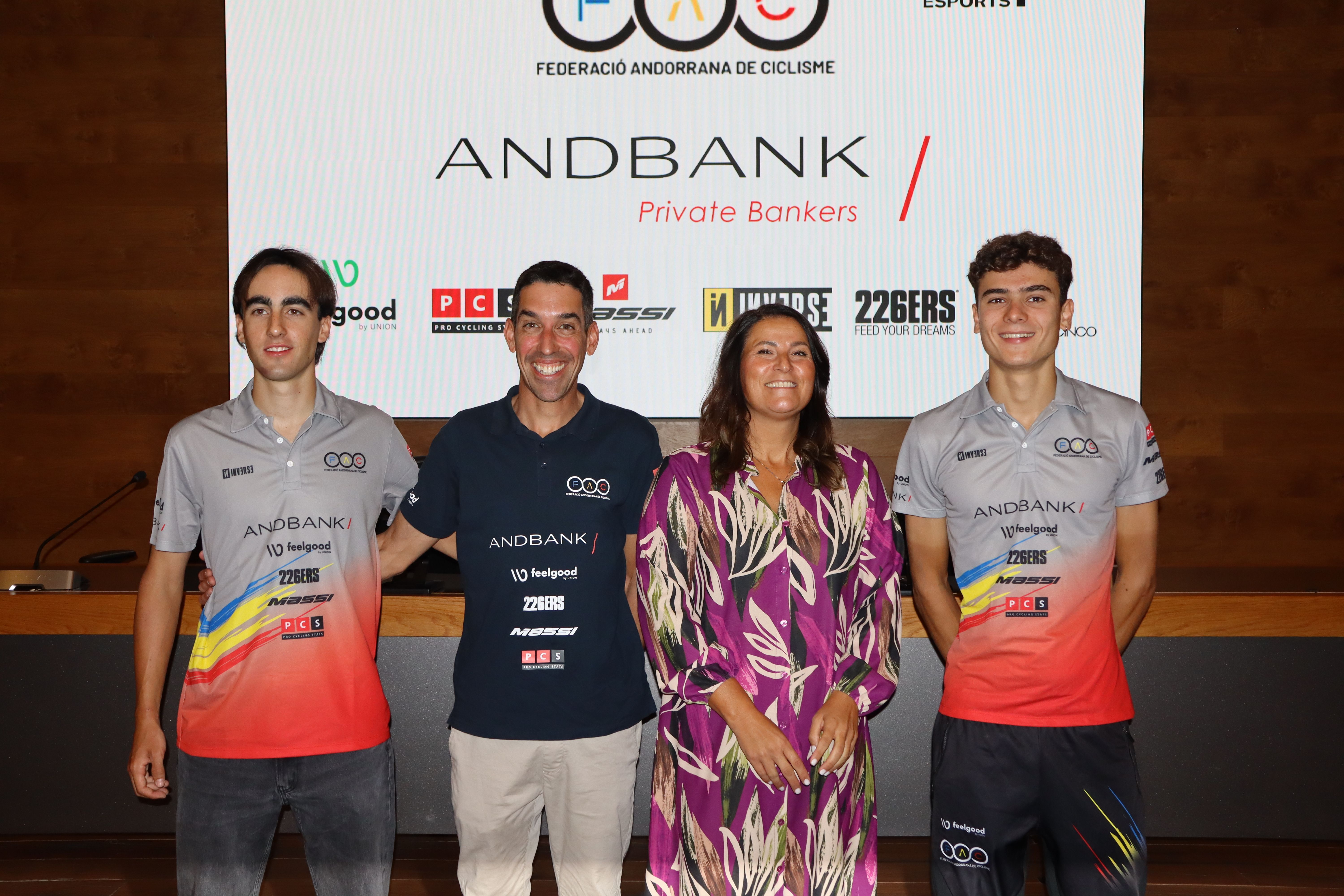 Els dos ciclistes han estat els escollits pel director tècnic Víctor de la Parte per a representar el país a finals de setembre. 