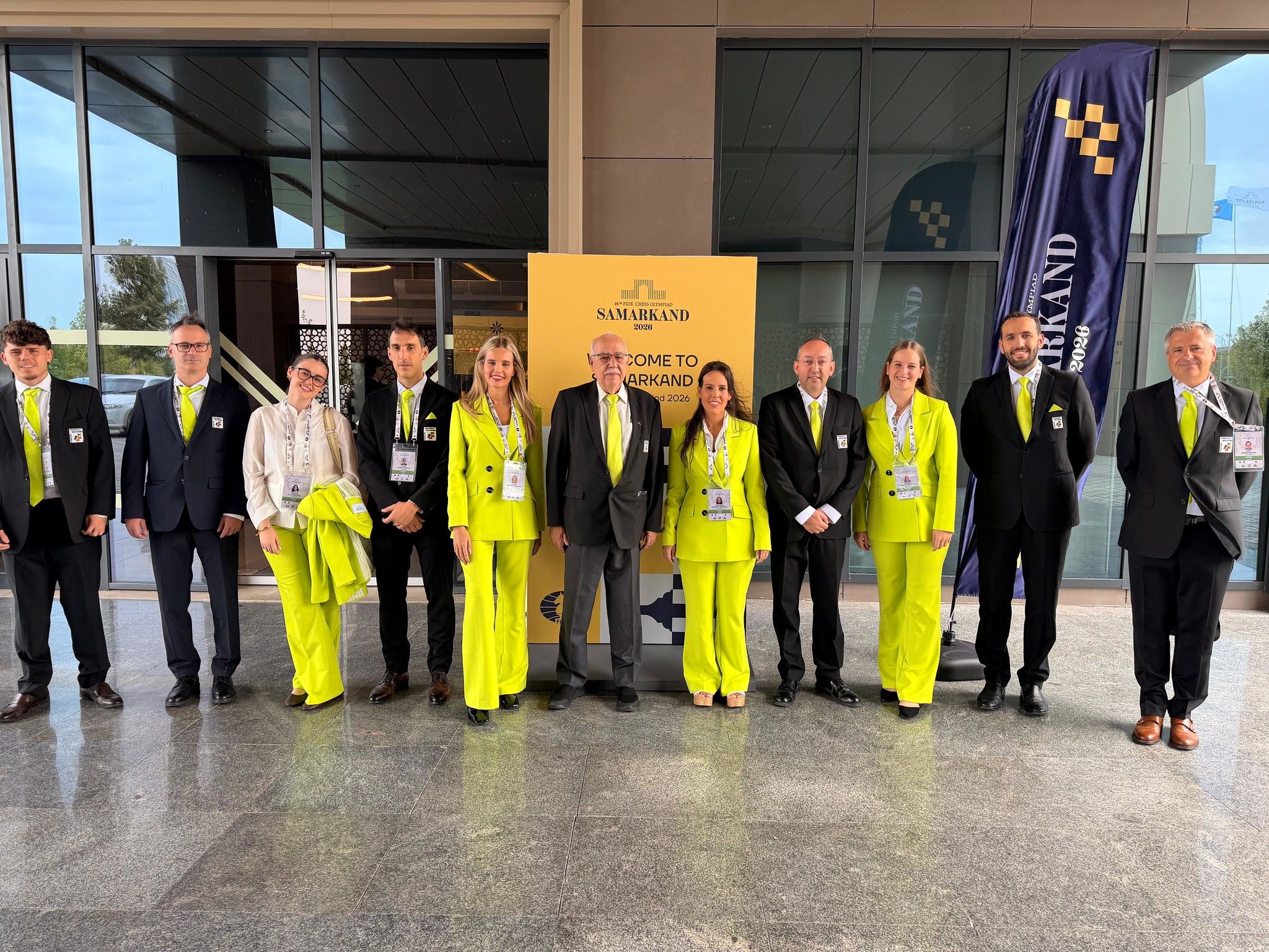 La delegació andorrana de la federació d'escacs, al complet a Samarcanda.