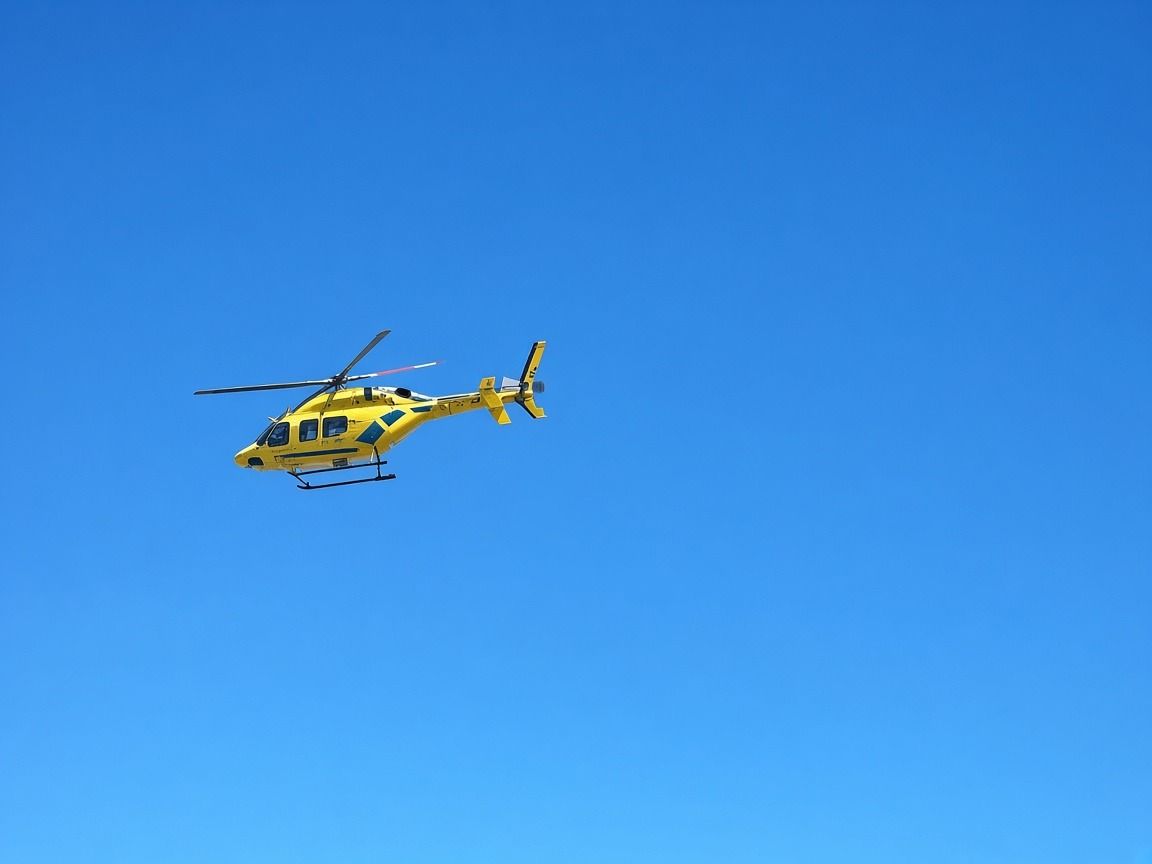 L'helicòpter sortint de l'hospital, aquesta tarda.