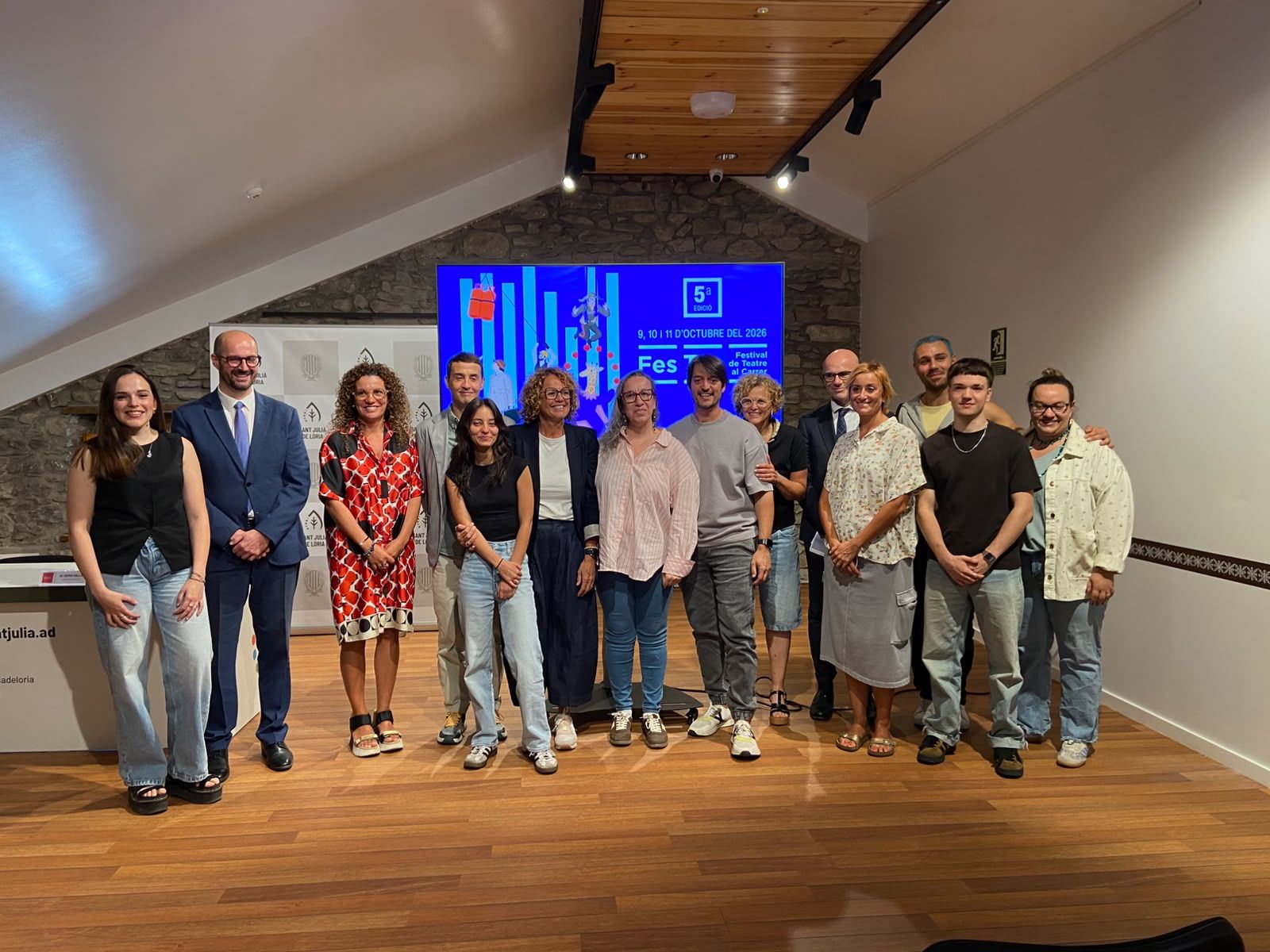 Representants de les entitats participants, juntament amb l'organització del FESTAC 2026.