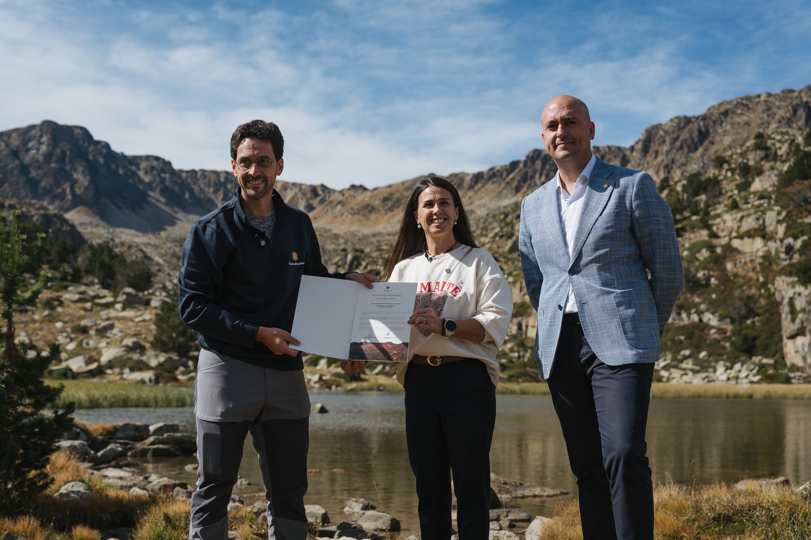 Guillem Casal, Laura Mas i Xavier Fernàndez a l'estany Forcat aquest migdia.