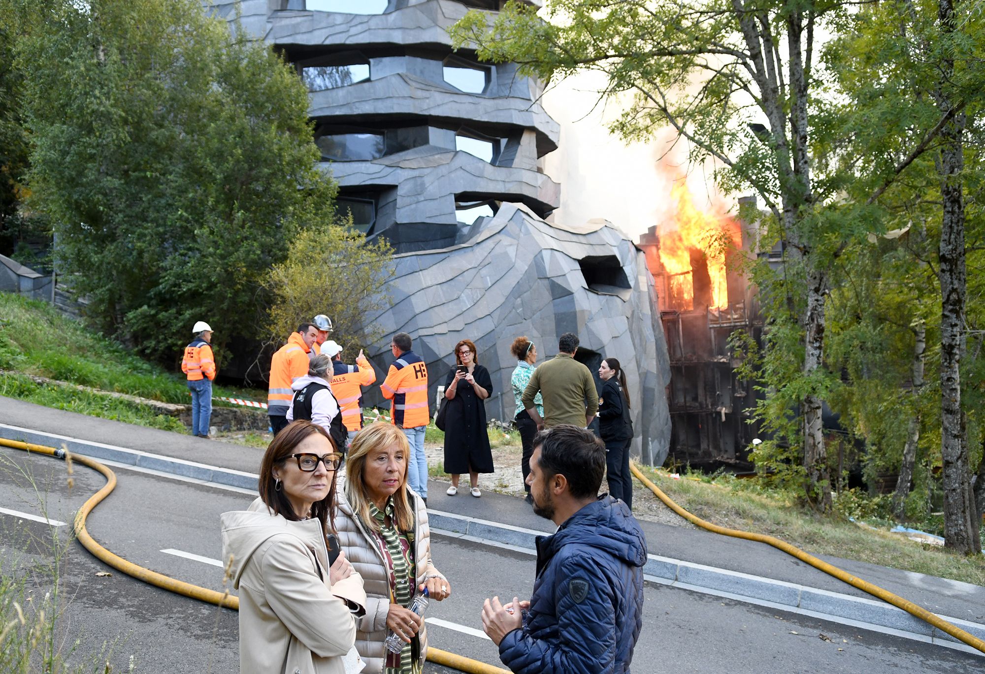 Les flames eren perfectament visibles des de l'exterior. 