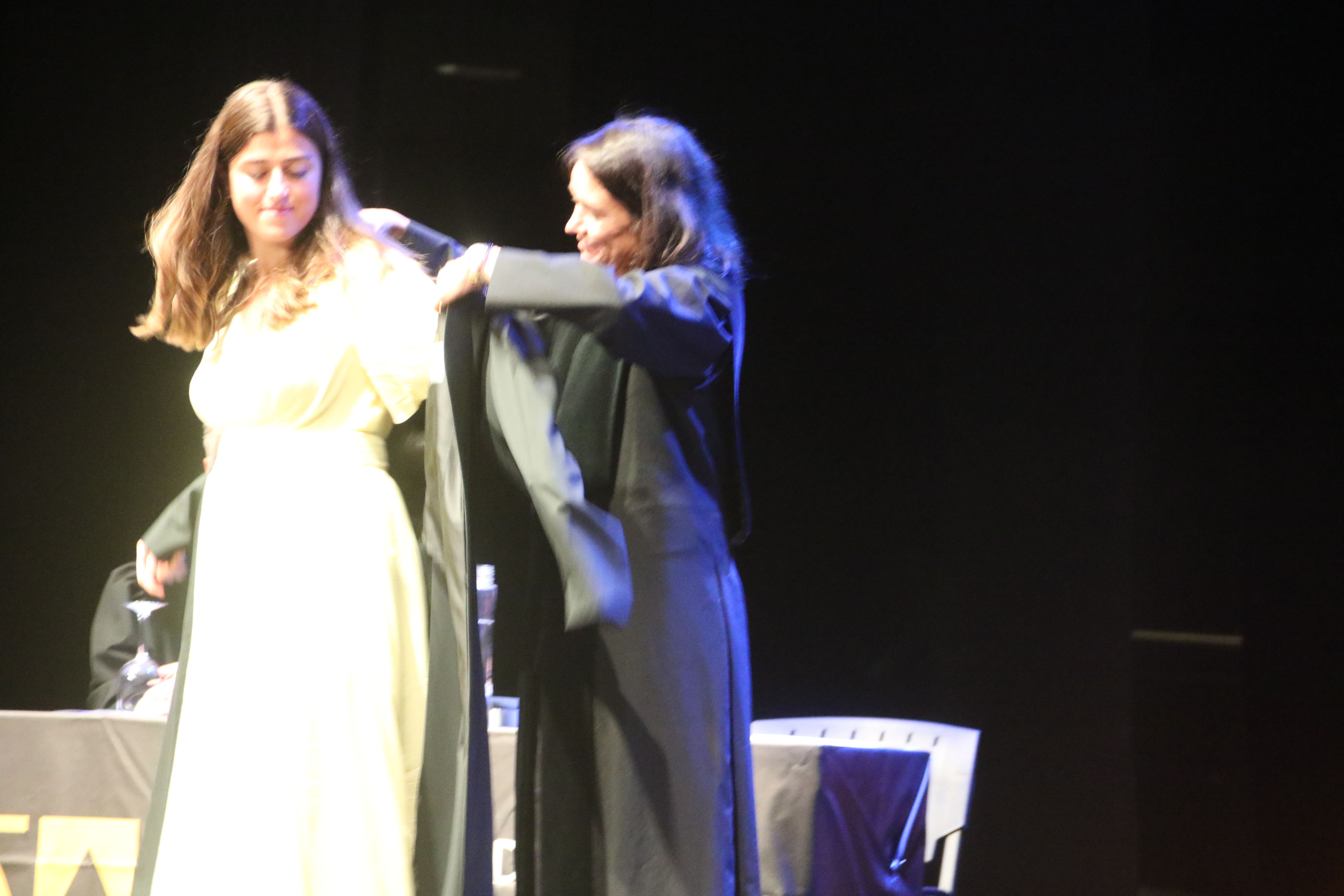 Imposició de la toga a Clàudia Valdés. Imposició de la toga a Clàudia Valdés.