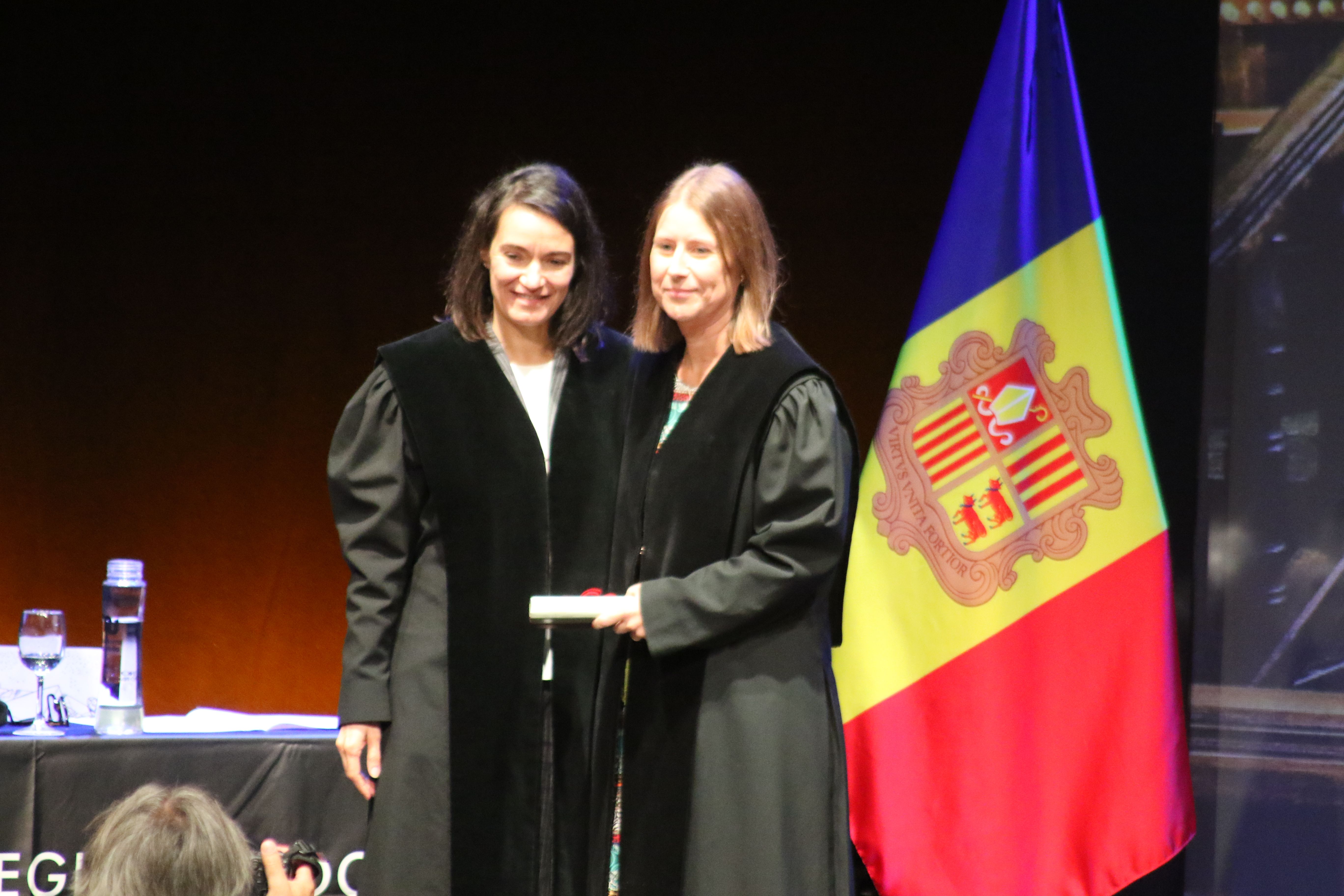 Laura Vilamajó ha estat distingida pels 25 anys de col·legiació. Laura Vilamajó ha estat distingida pels 25 anys de col·legiació.
