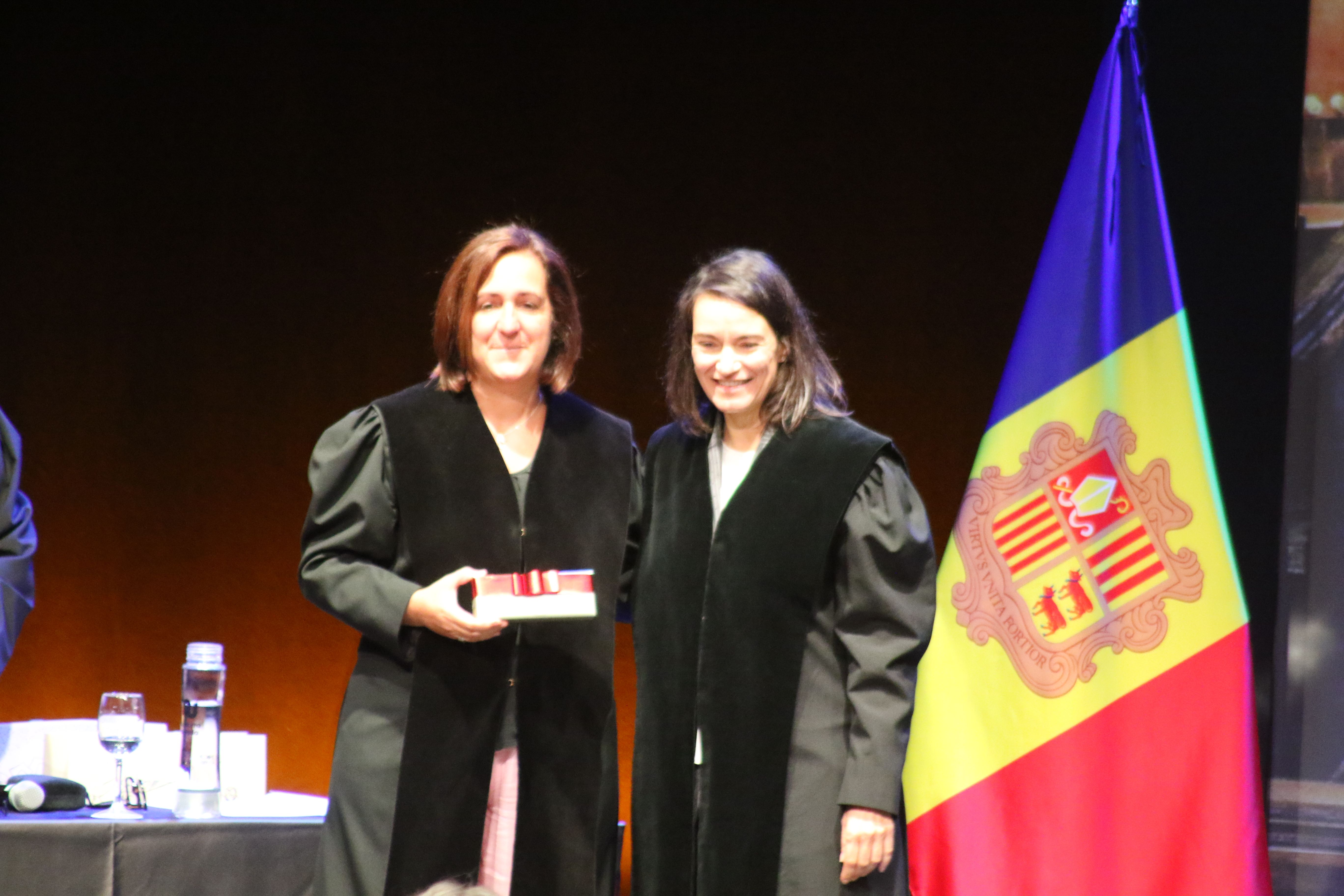 Sofia Garrallà ha estat distingida pels 25 anys de col·legiació. Sofia Garrallà ha estat distingida pels 25 anys de col·legiació.