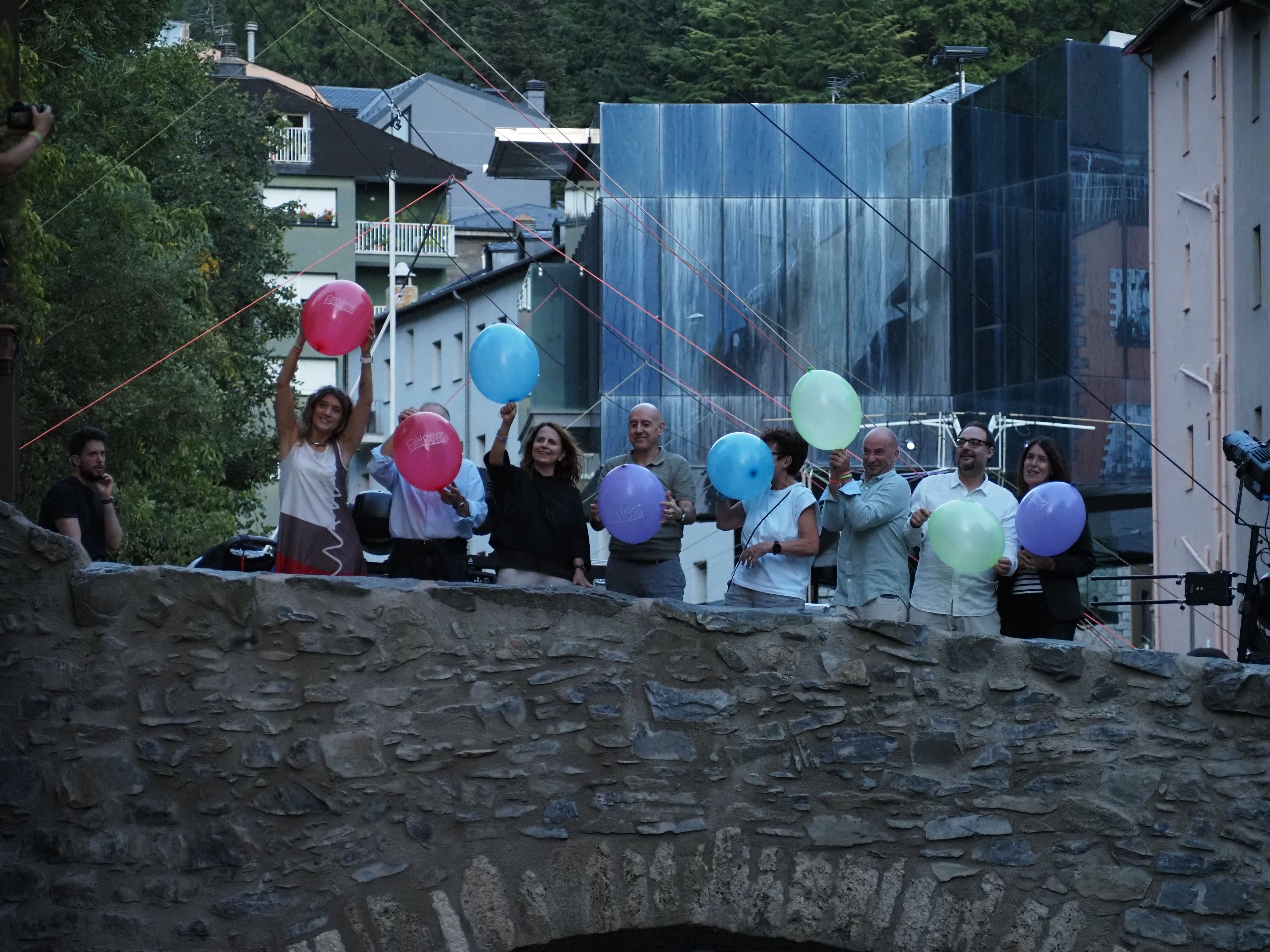 Els membres del comú durant la inauguració del Caldes Festival. Els membres del comú durant la inauguració del Caldes Festival.