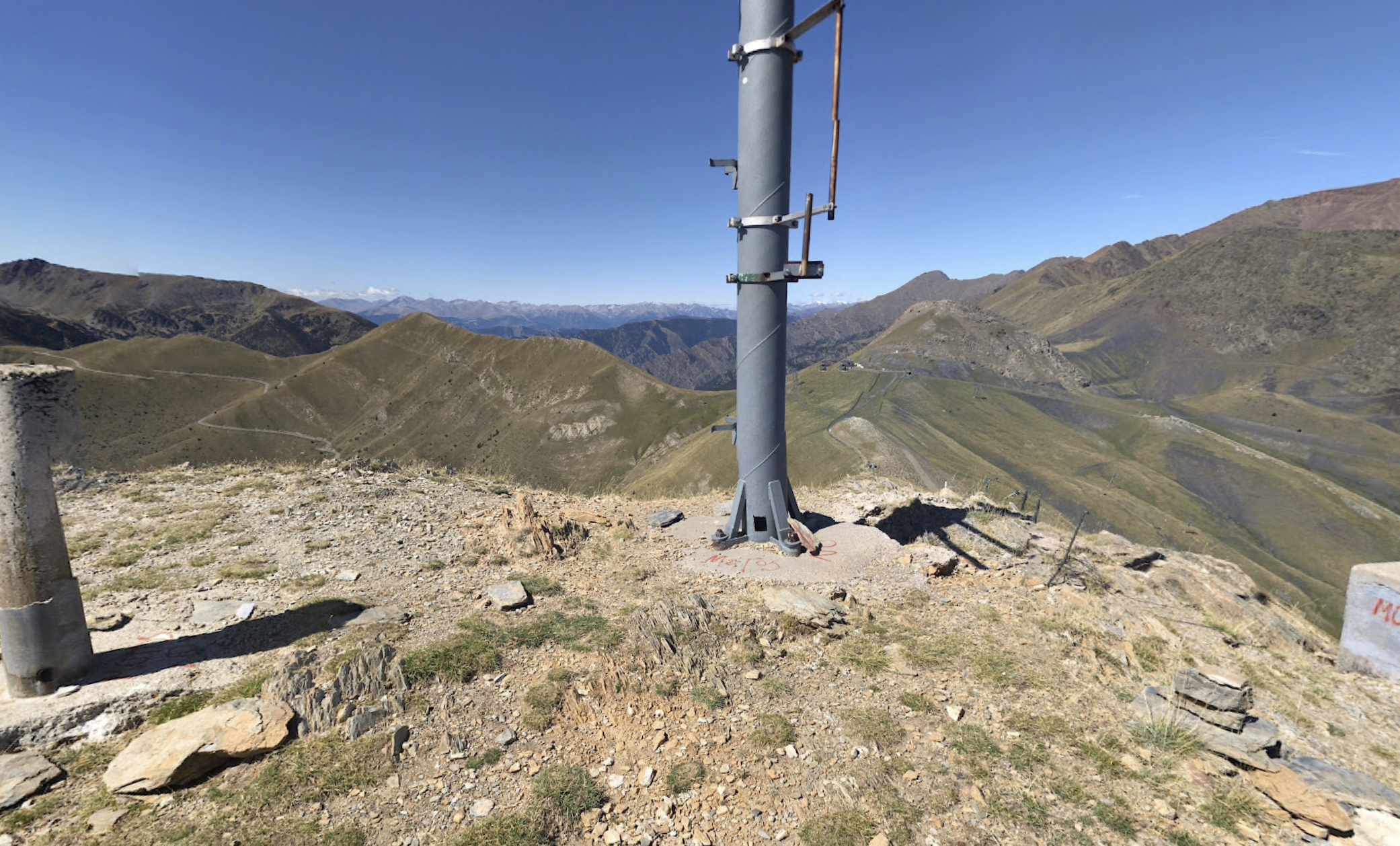 Vista del cim de l'Alt de la Capa. // Google Maps La portaveu del Sindicat, Rebeca Bonache.