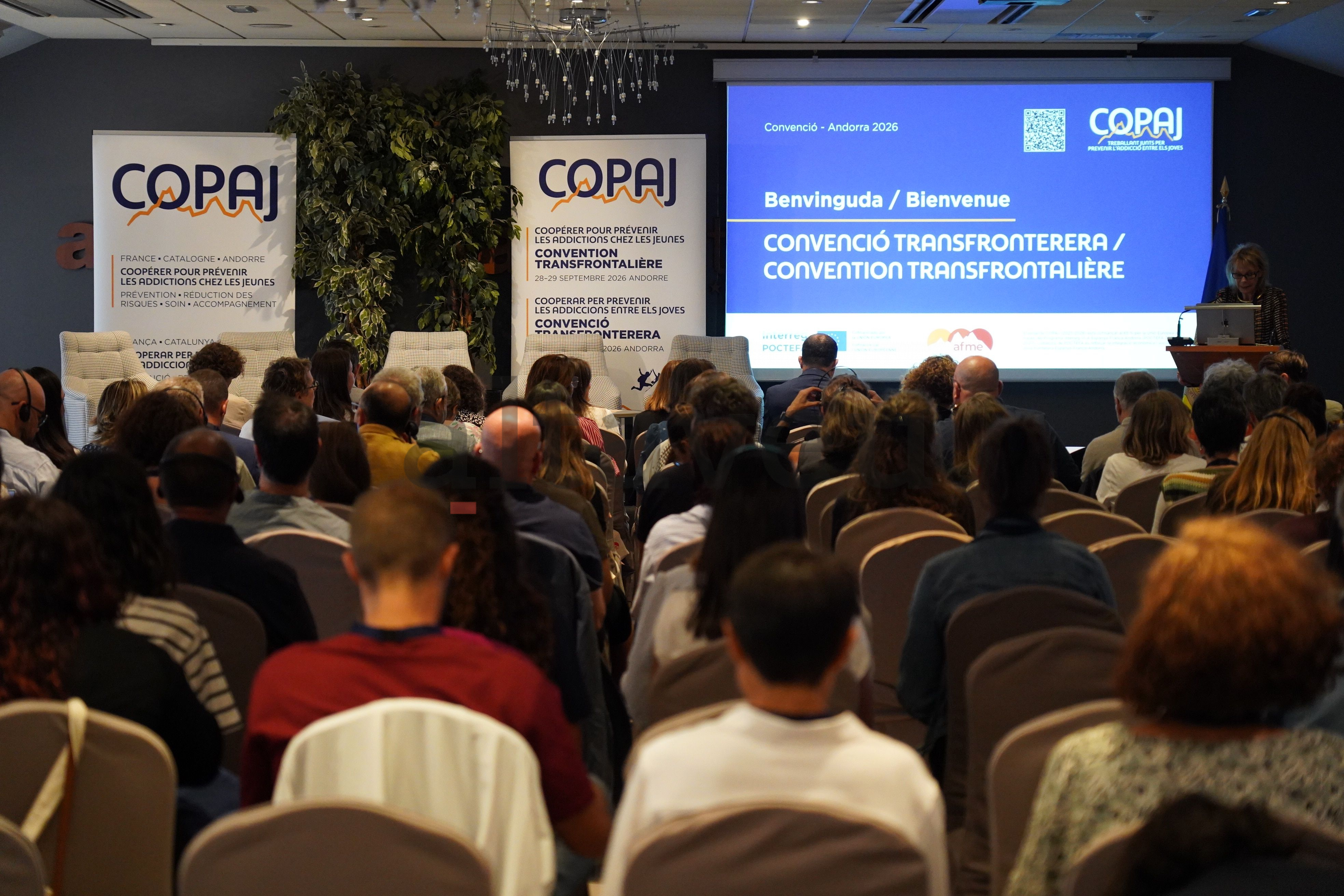Desenes de persones participen a les jornades Copaj.