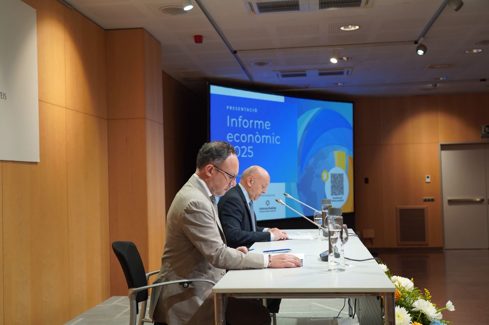 Espot i Mas durant la presentació de l'Informe econòmic de la Cambra.