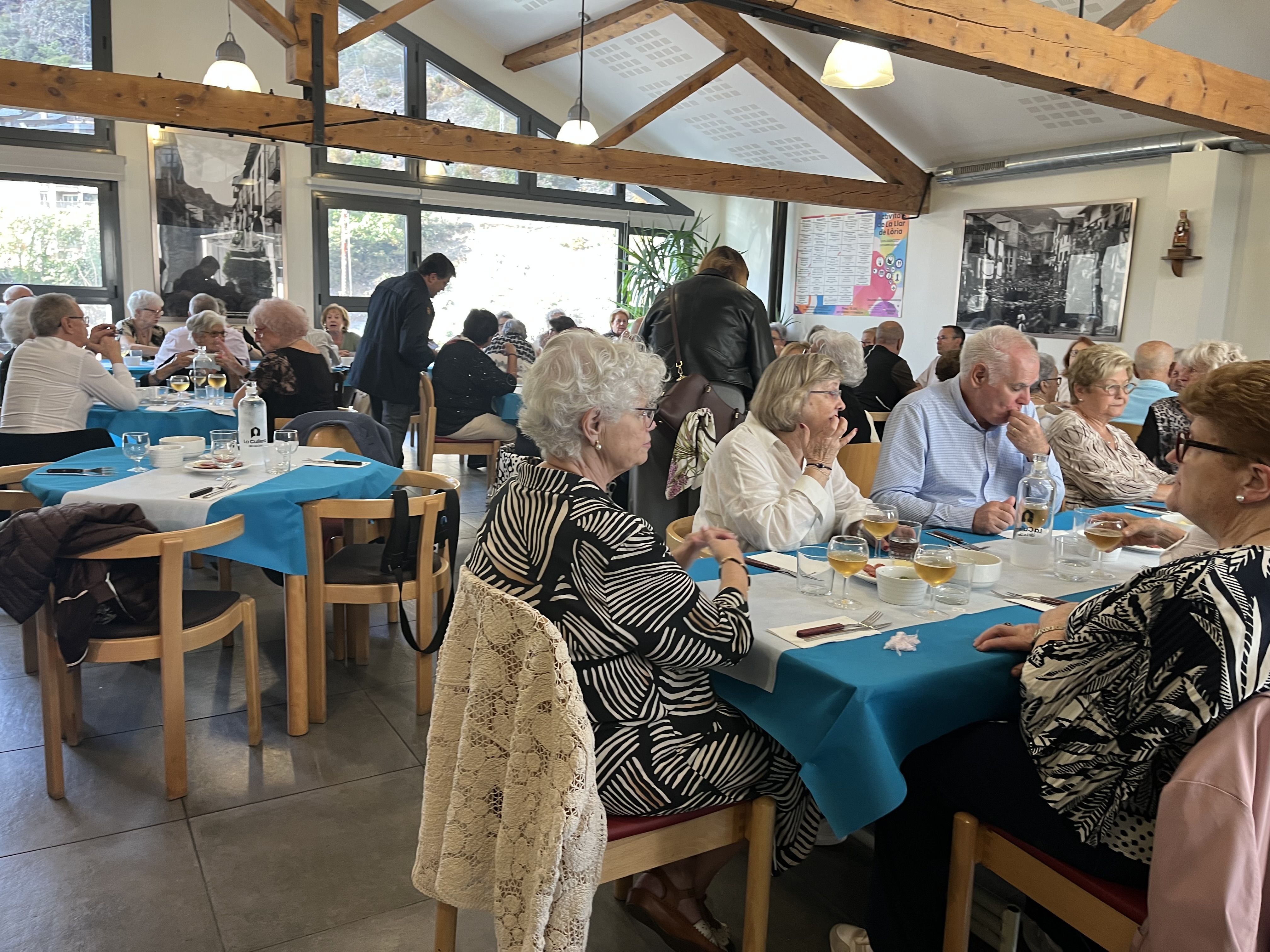 Dinar de celebració del dia de la gent gran, a Sant Julià. La portaveu del Sindicat, Rebeca Bonache.