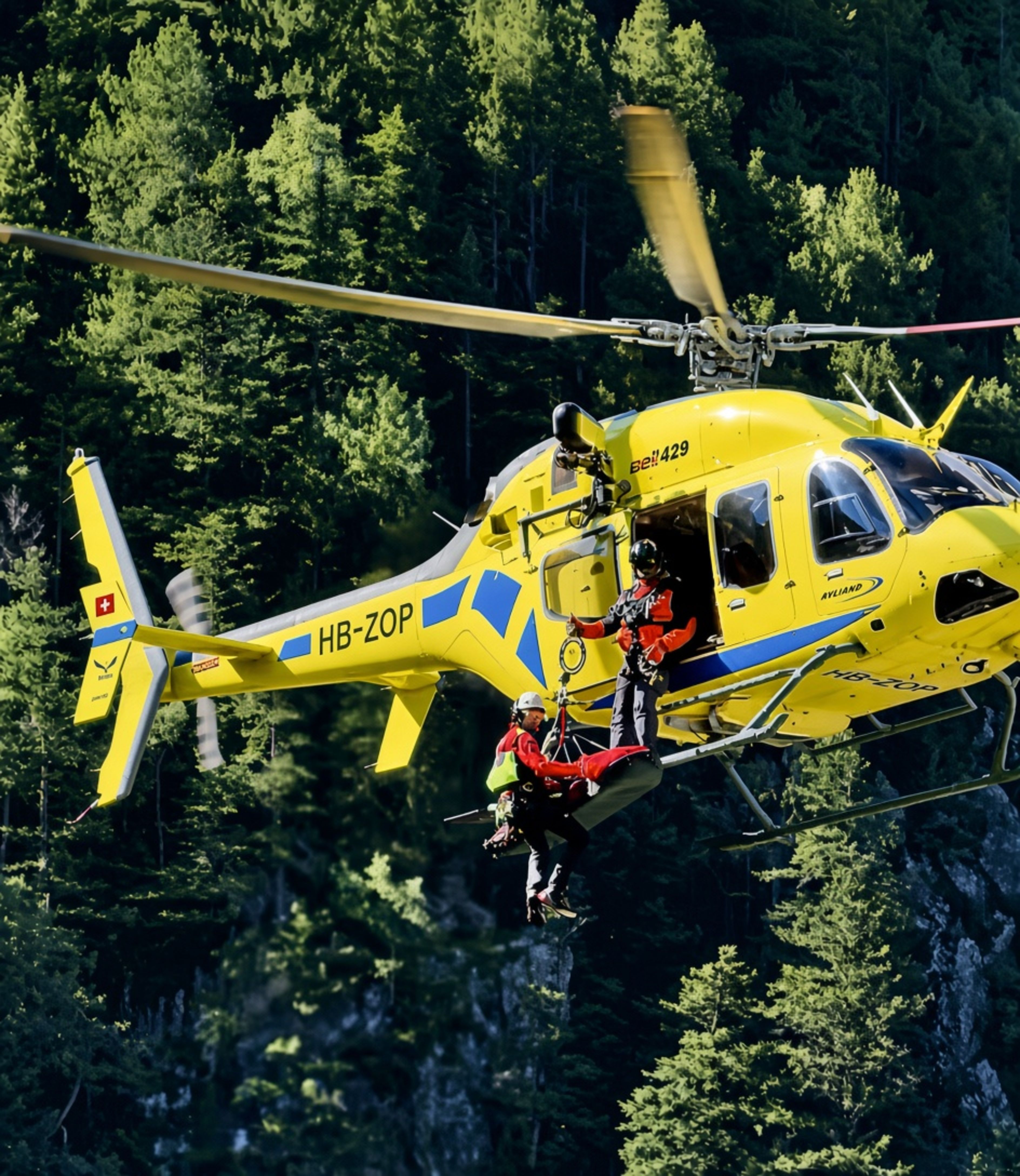 Un servei dels bombers amb helicòpter.