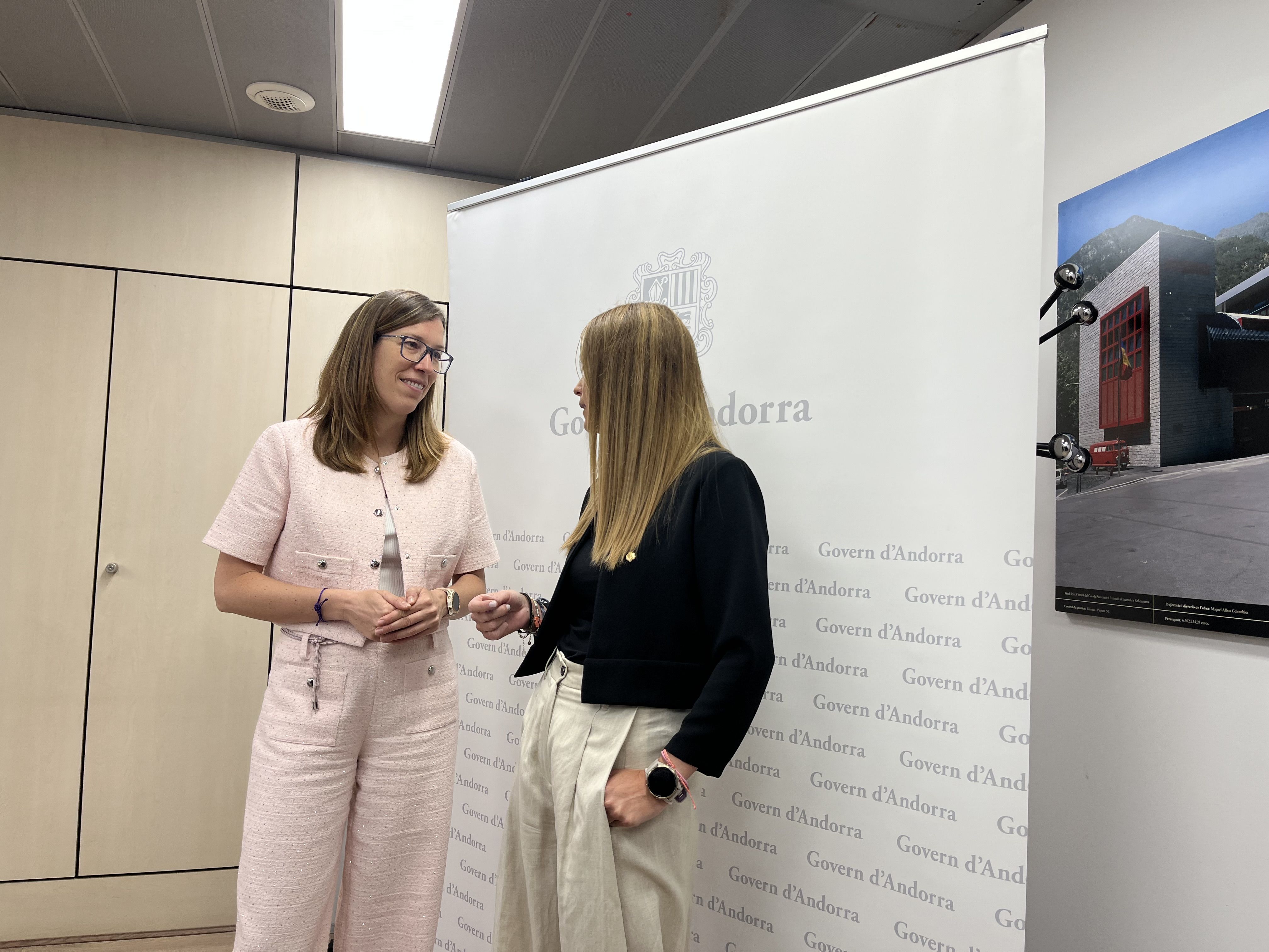 Laura Camps, secretària d’Estat d’Economia, Treball i Habitatge, i Mariona Cadena, secretària d’Estat d’Igualtat. Laura Camps, secretària d’Estat d’Economia, Treball i Habitatge, i Mariona Cadena, secretària d’Estat d’Igualtat.